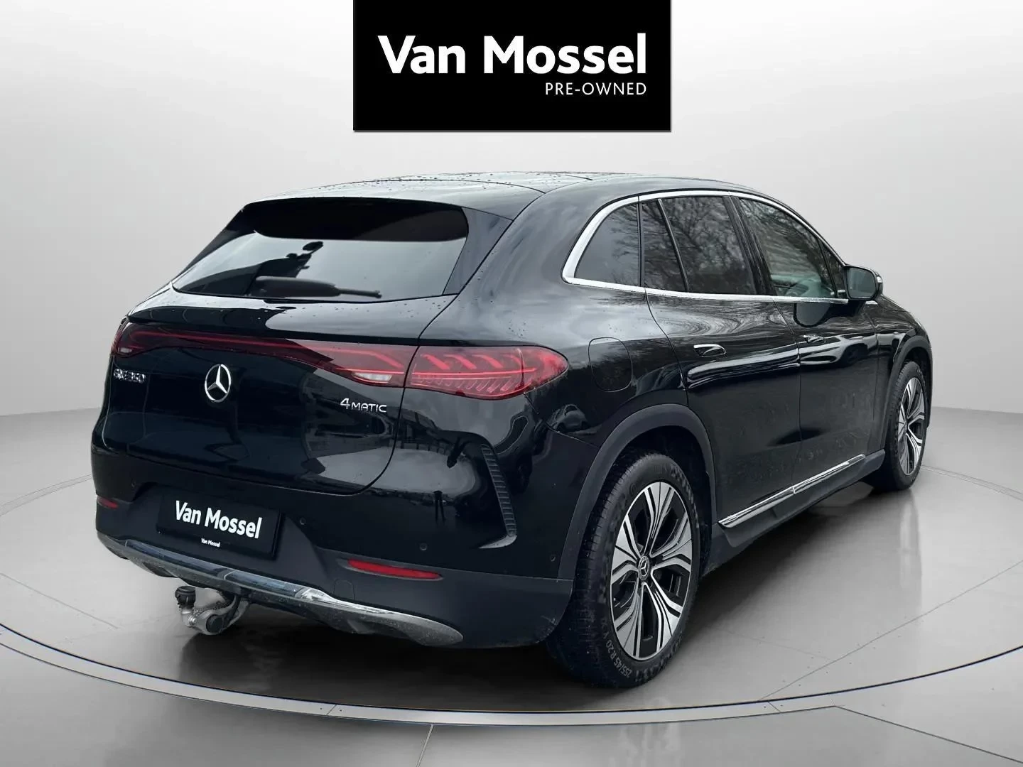 Mercedes-Benz-EQE-image-4