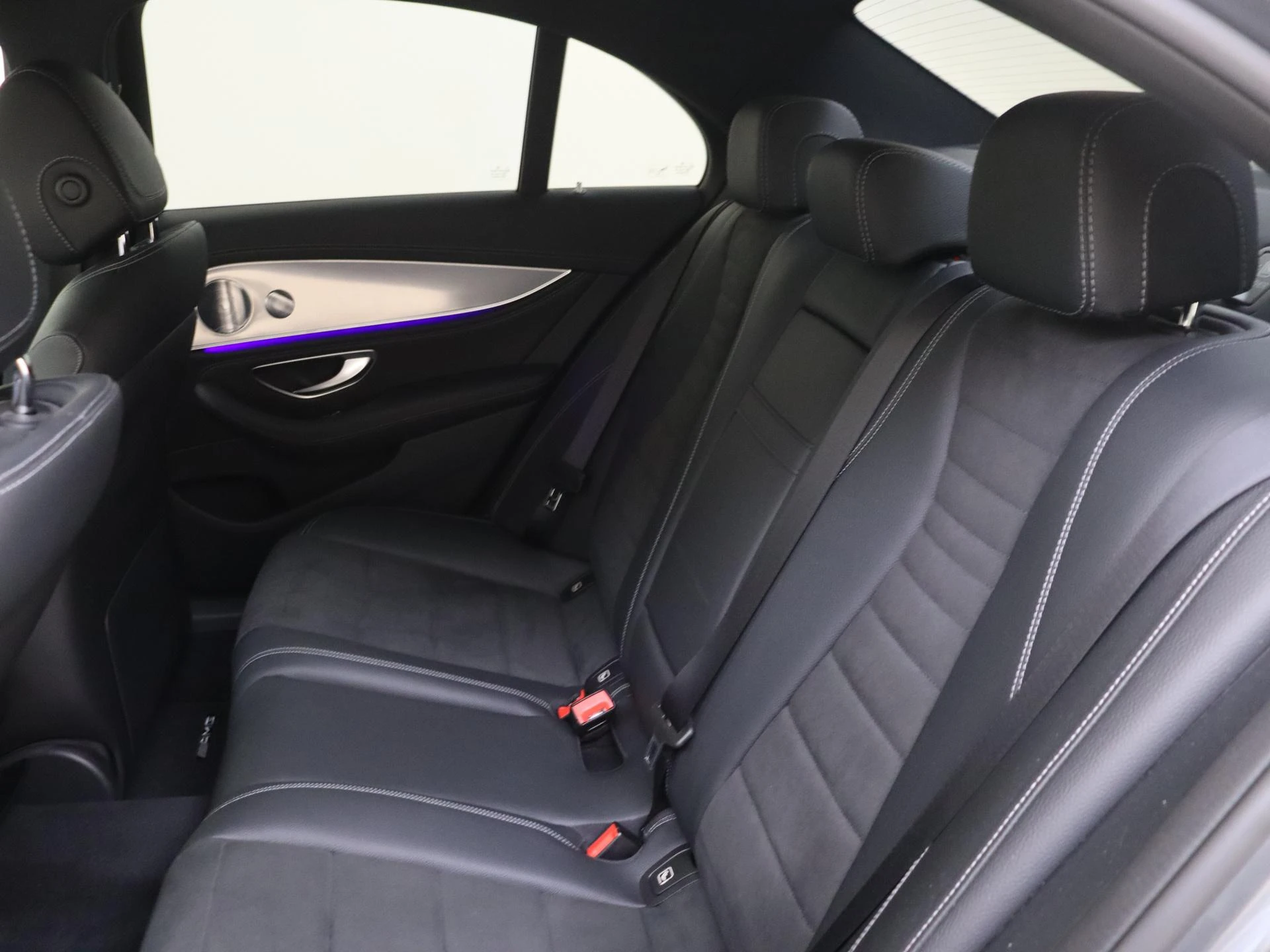 Mercedes-Benz-E-Klasse-image-15