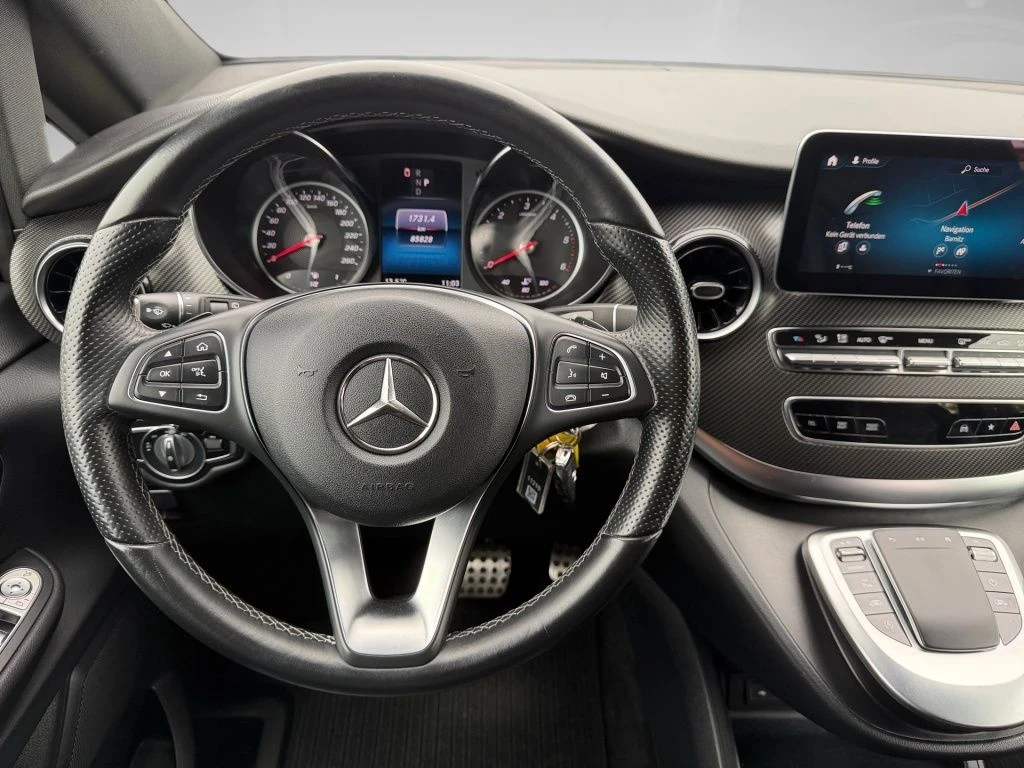 Mercedes-Benz-V-Klasse 300-image-12