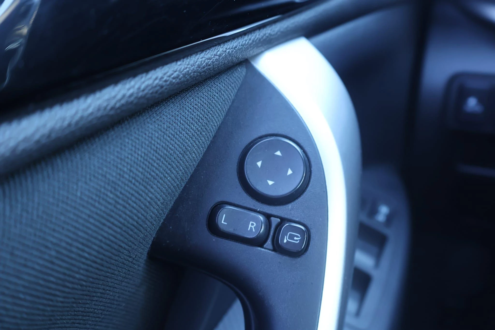Mitsubishi-Eclipse Cross-image-22