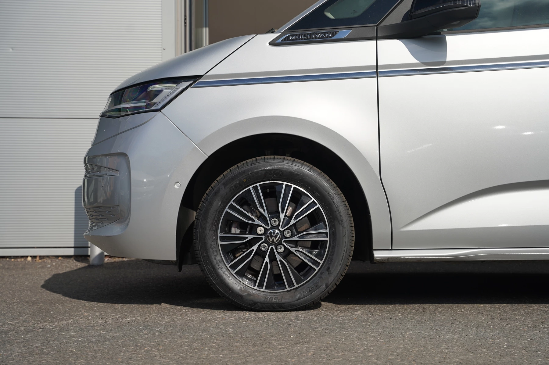 Volkswagen-Multivan-image-4