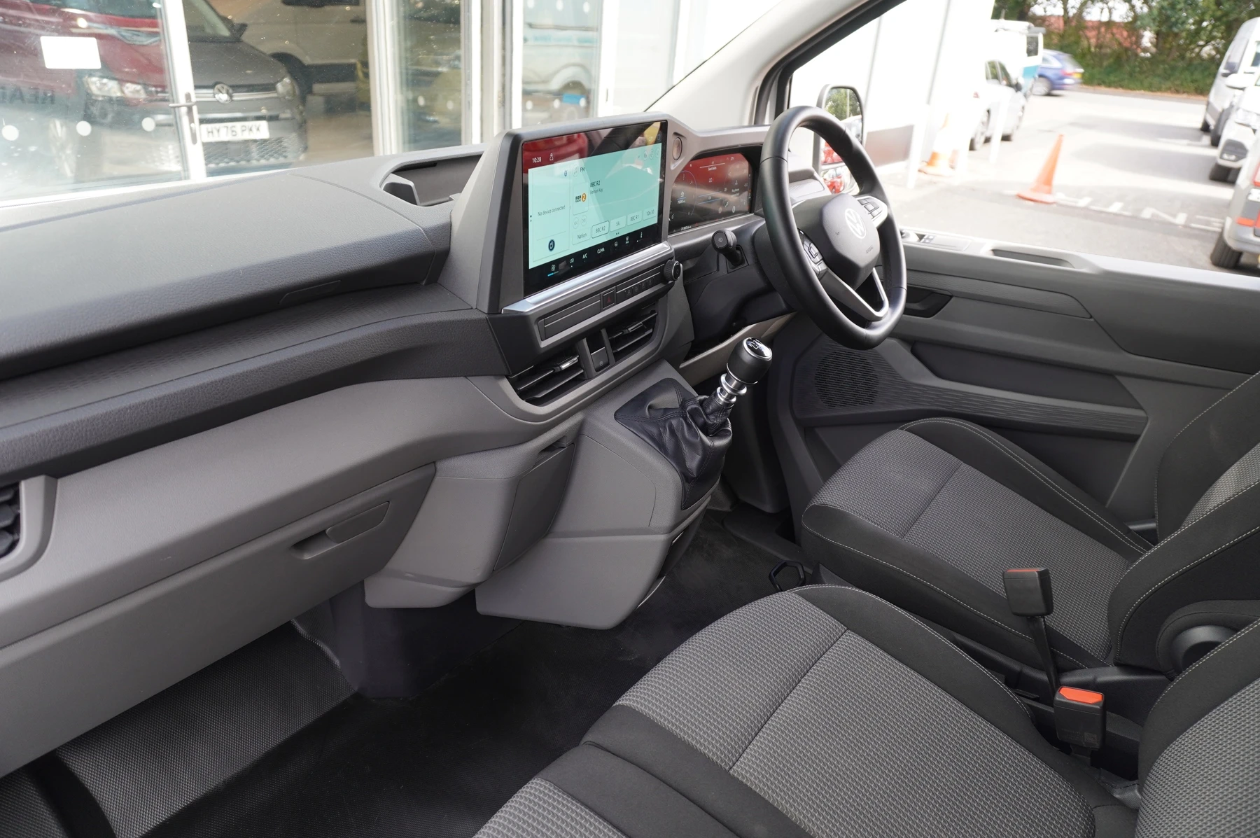 Volkswagen-Transporter-image-1