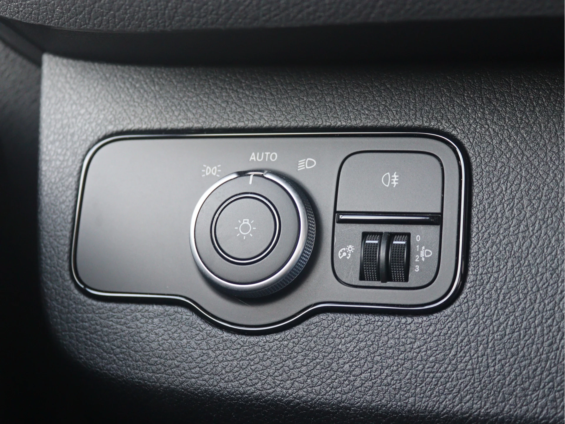 Mercedes-Benz-Sprinter-image-11