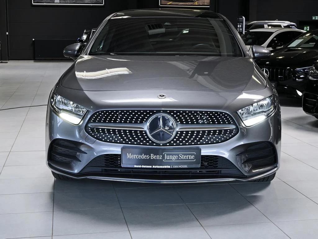 Mercedes-Benz-A-Klasse 250 e-image-3