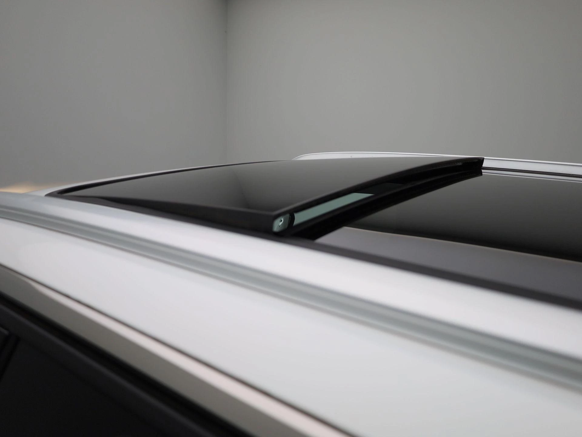 Peugeot-5008-image-1