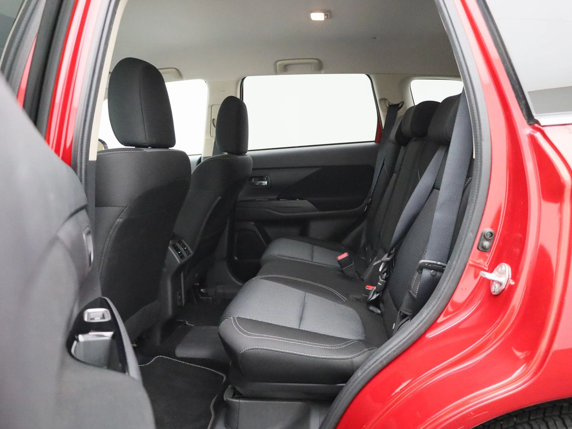 Mitsubishi-Outlander-image-11