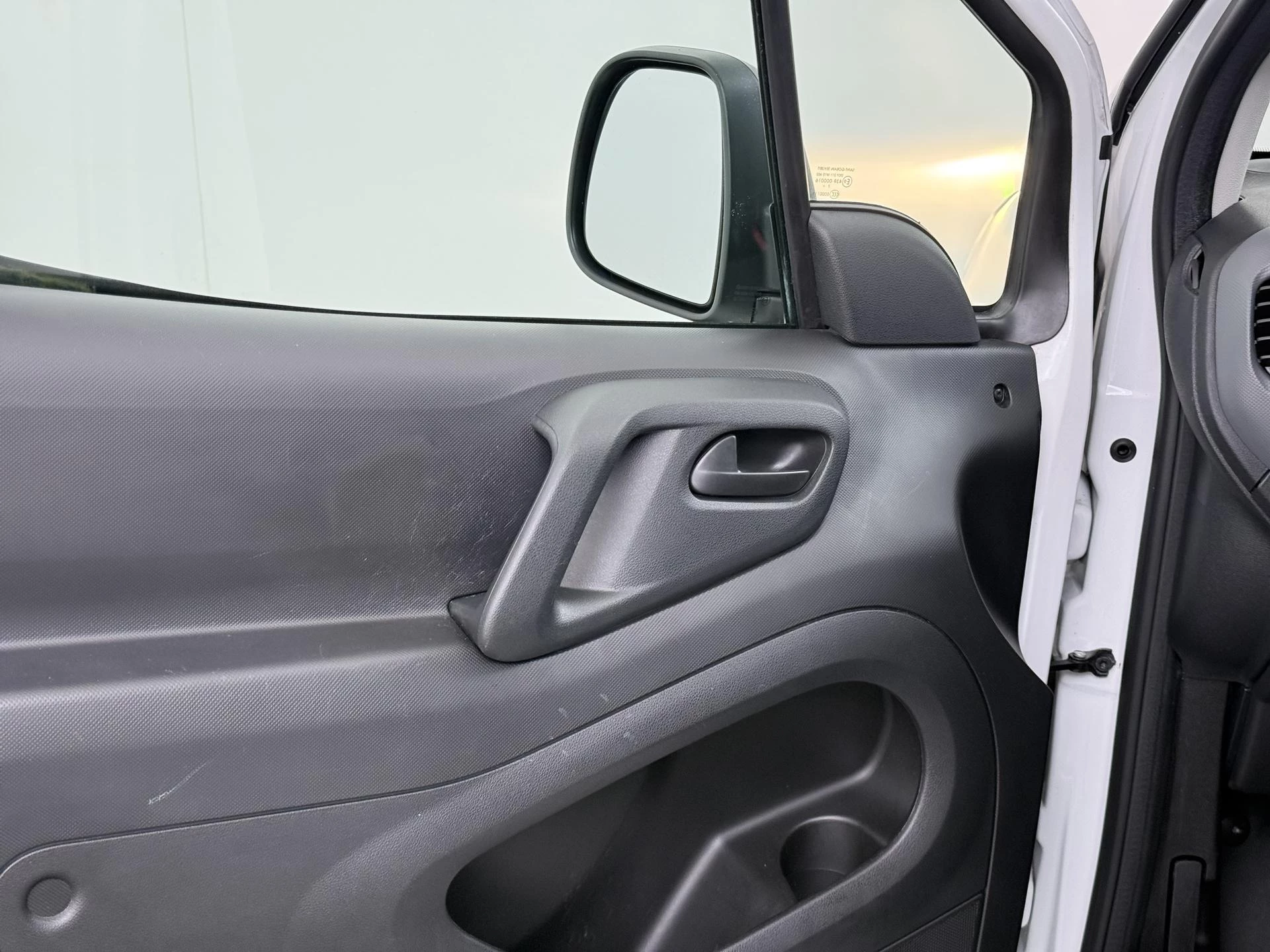 Peugeot-e-Partner-image-22