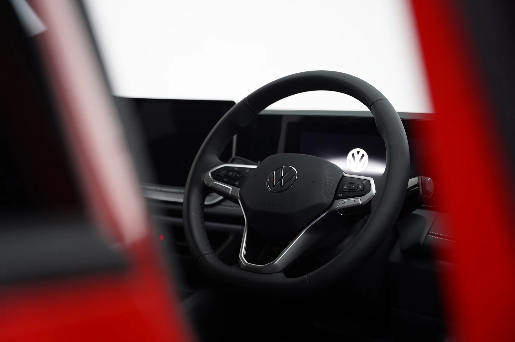 Volkswagen-Tiguan-image-15