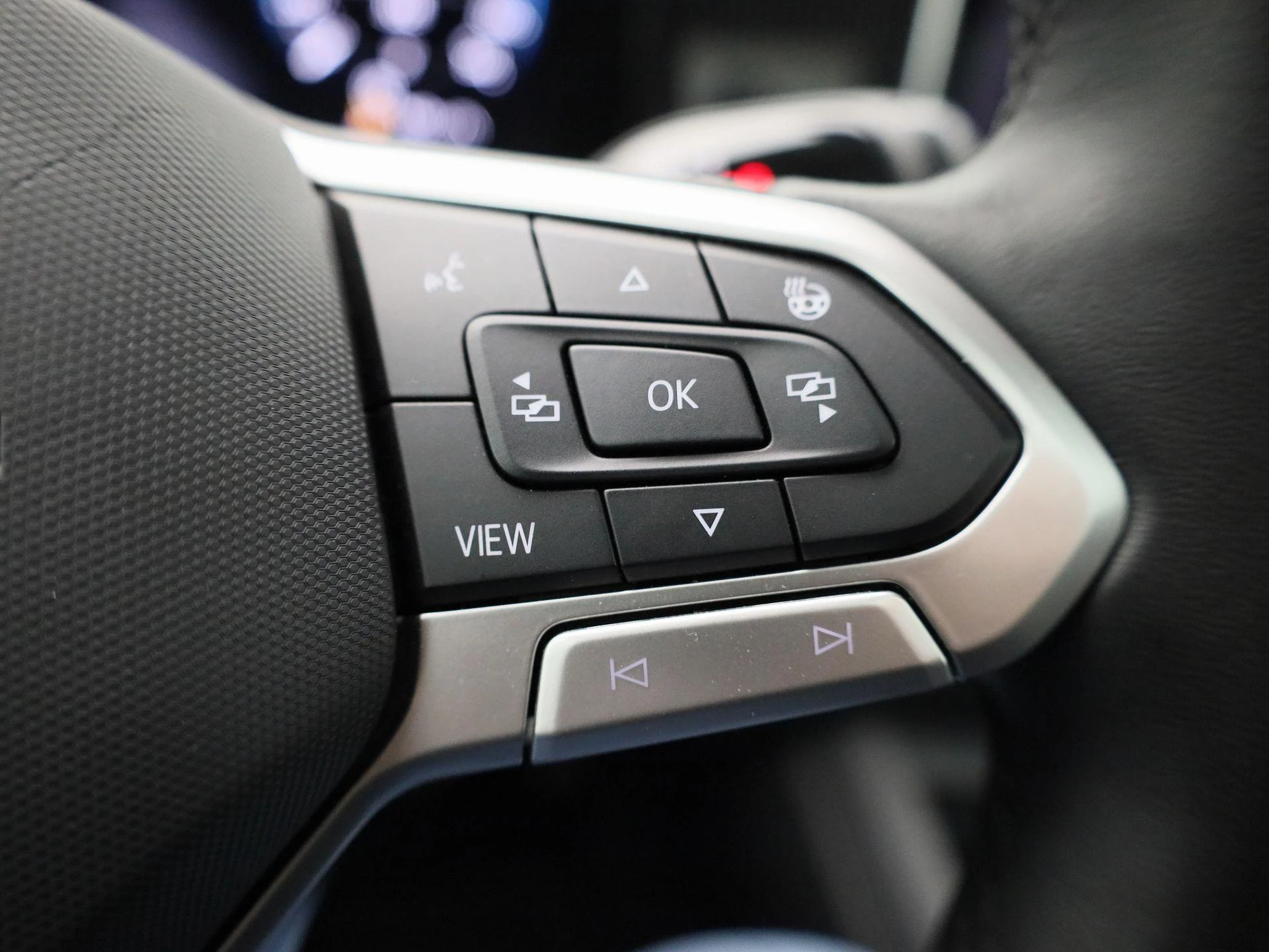 Volkswagen-Tiguan-image-18