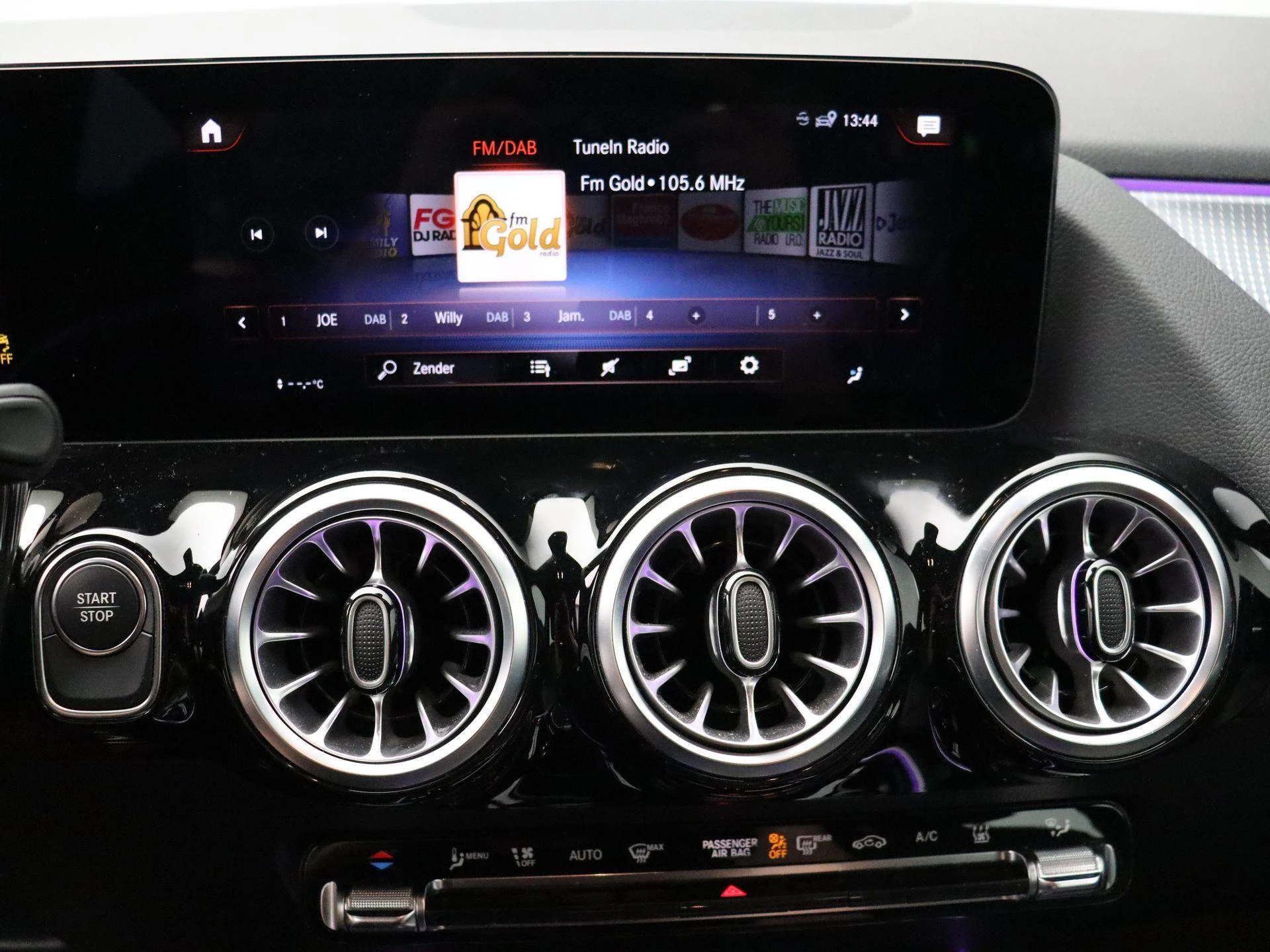 Mercedes-Benz-EQA-image-14