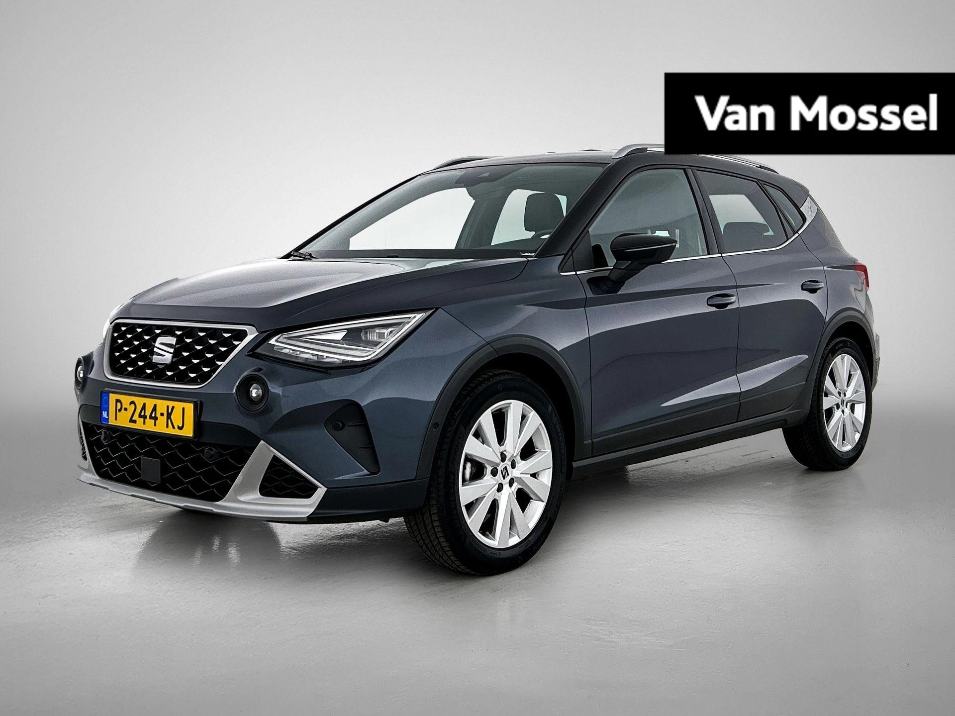SEAT-Arona-image-0