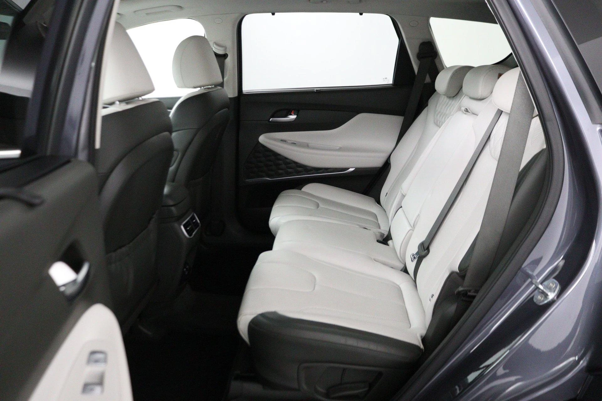 Hyundai-Santa Fe-image-15