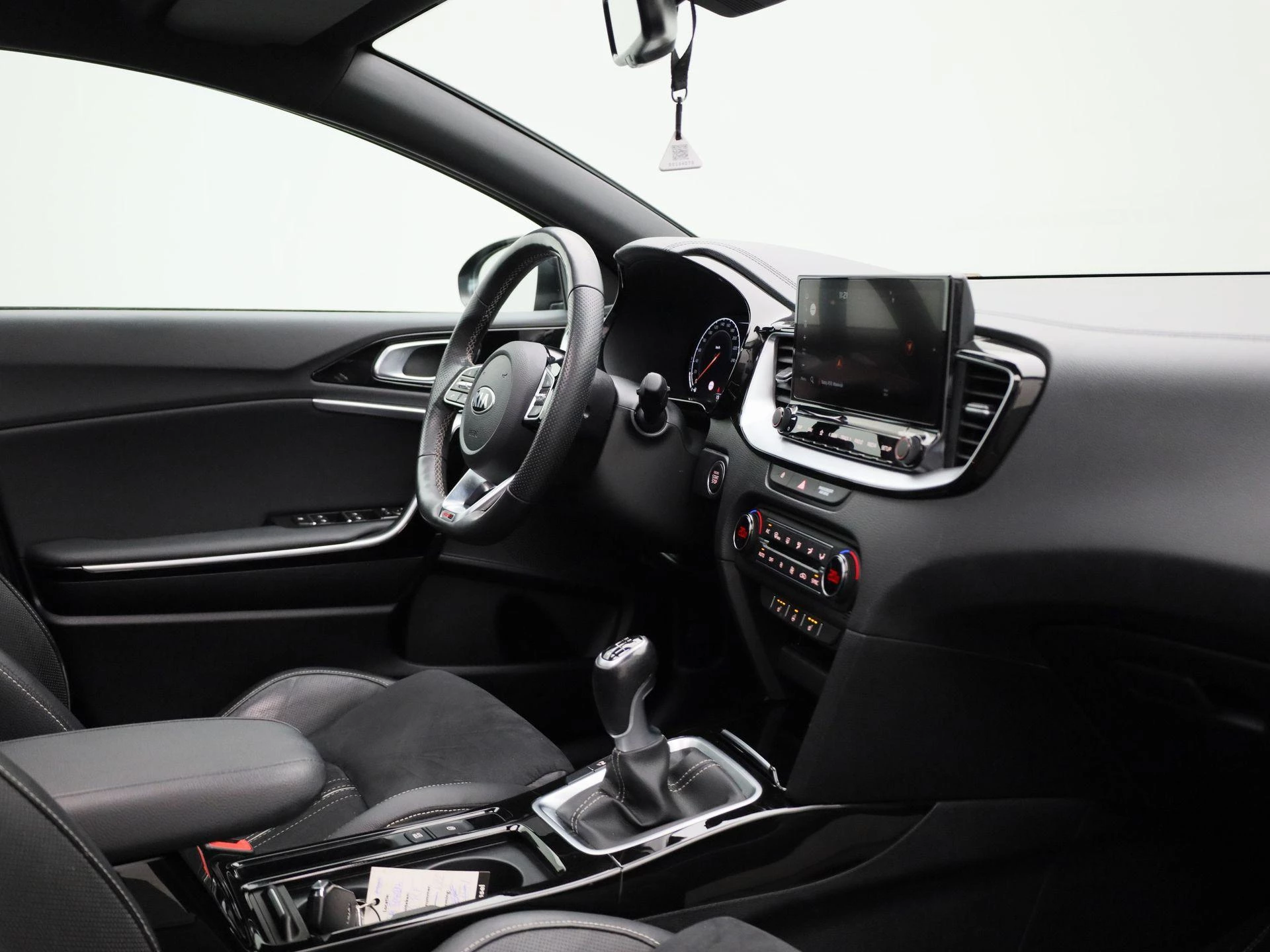 Kia-ProCeed-image-30