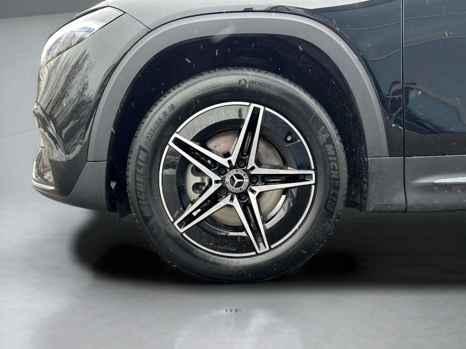 Mercedes-Benz-EQB-image-8