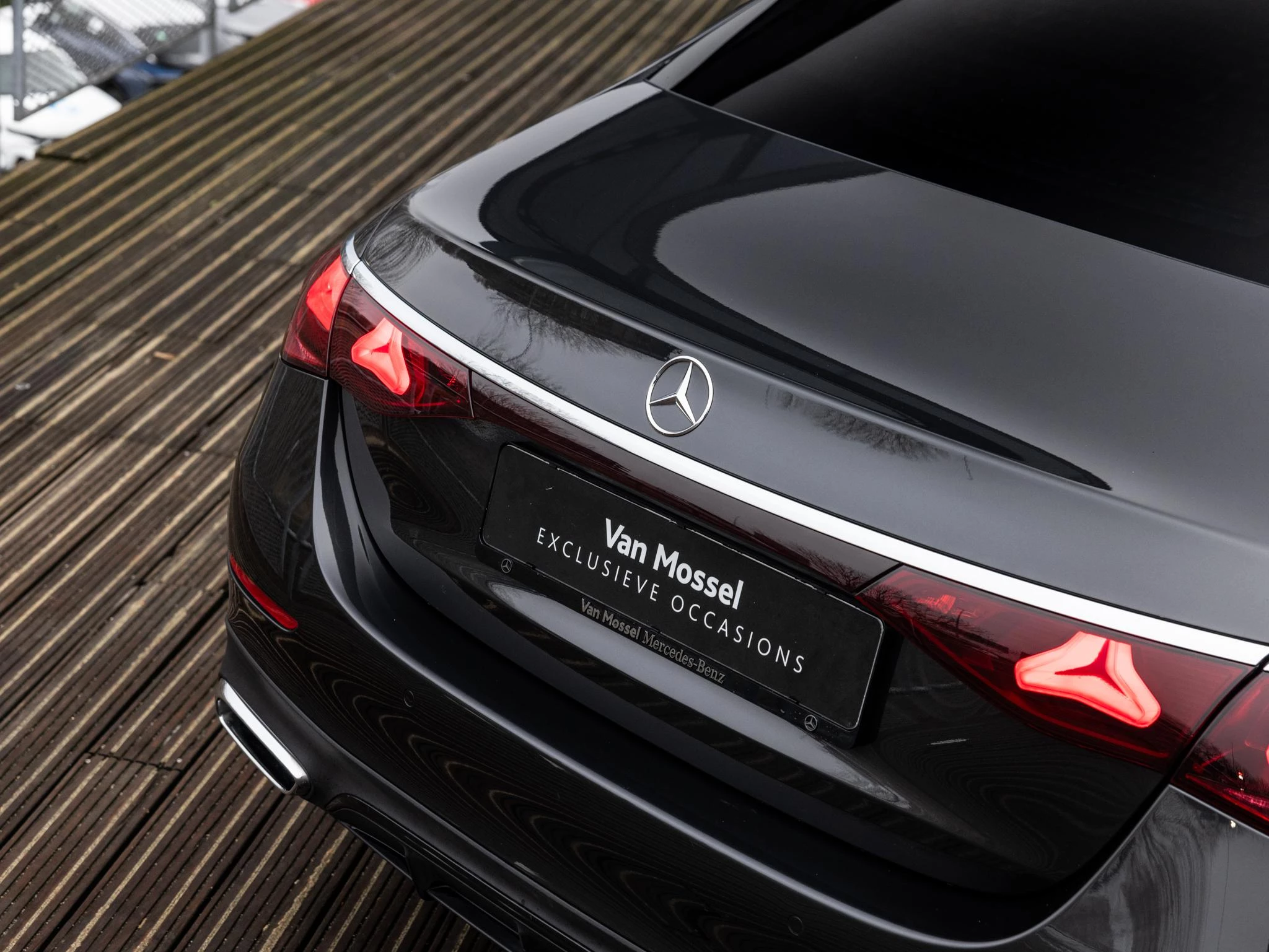 Mercedes-Benz-E-Klasse-image-14