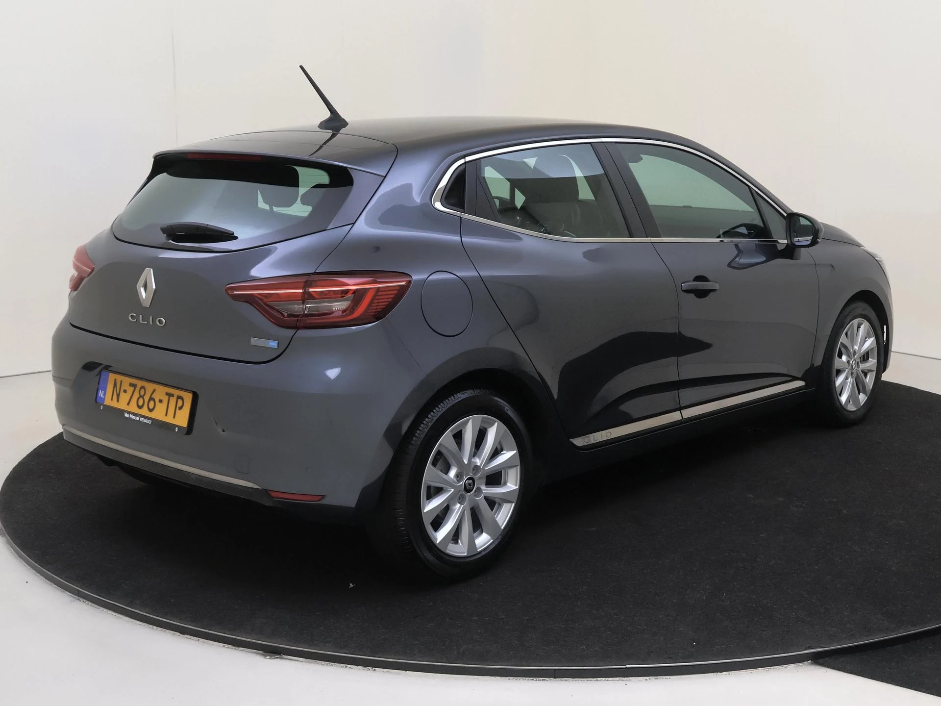 Renault-Clio-image-3