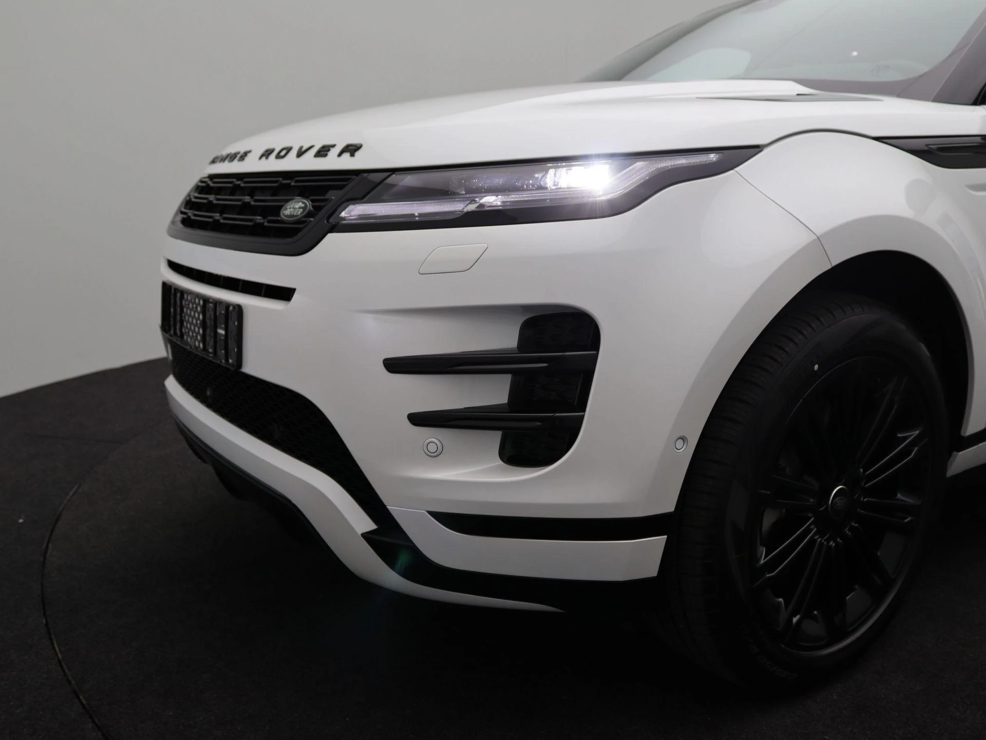 Land Rover-Range Rover Evoque-image-37