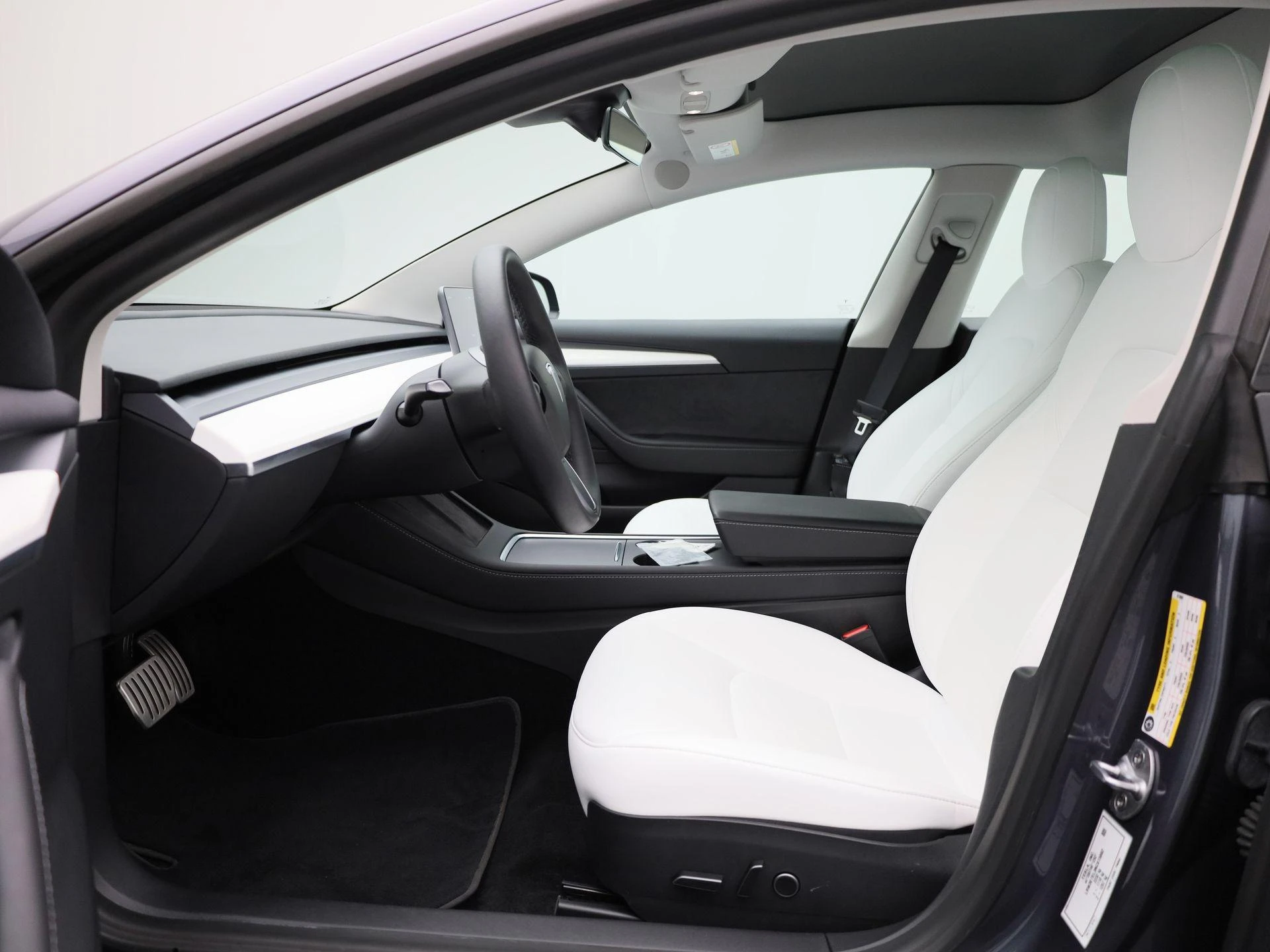 Tesla-Model 3-image-8