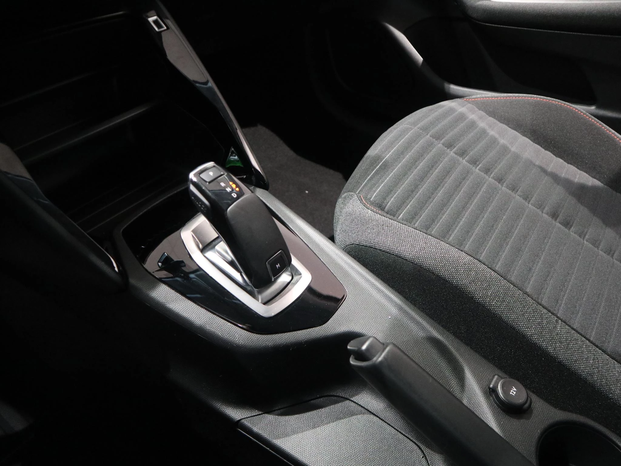 Peugeot-208-image-17