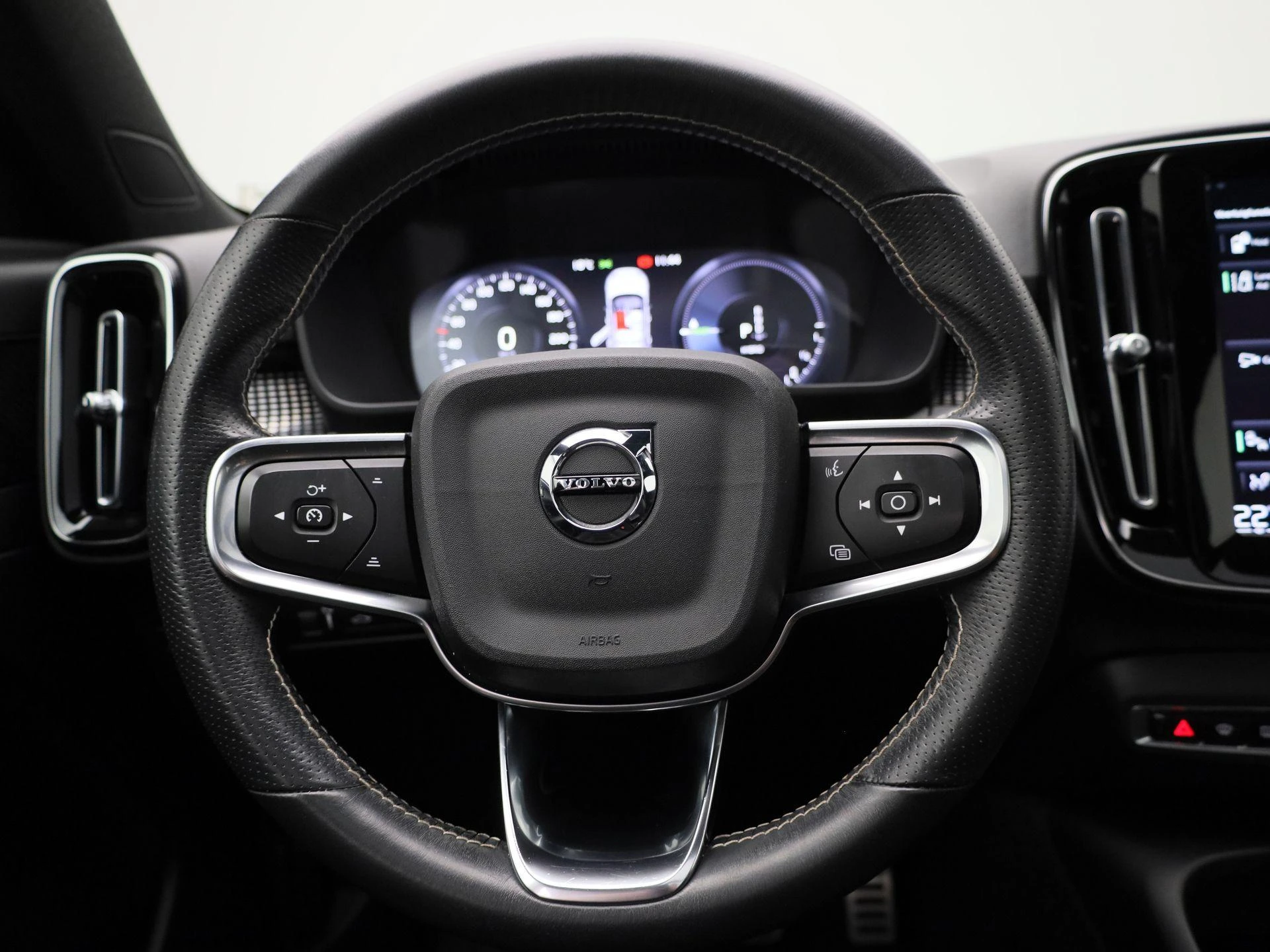 Volvo-XC40-image-6