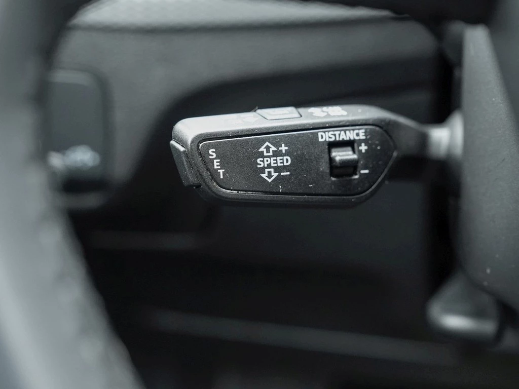 Audi Q2 35 TDI quattro advanced *Vorb.AHK*Navi*Smatphone-Interface*PDC*Kamera*Drive-Select*Sound-System
