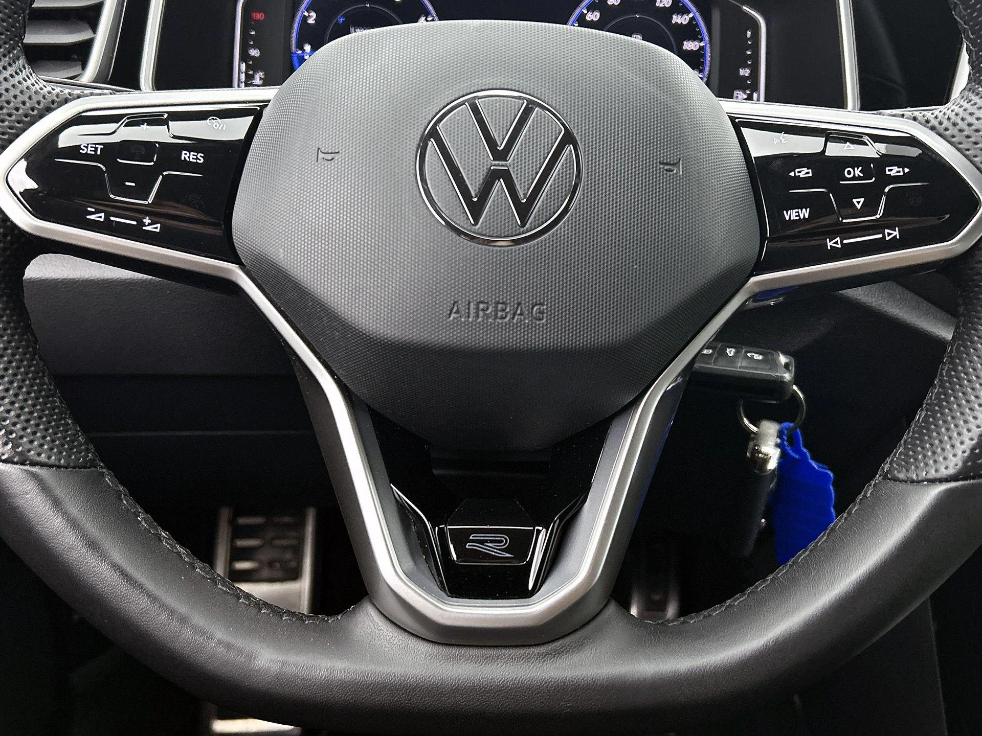 Volkswagen-T-Roc-image-37