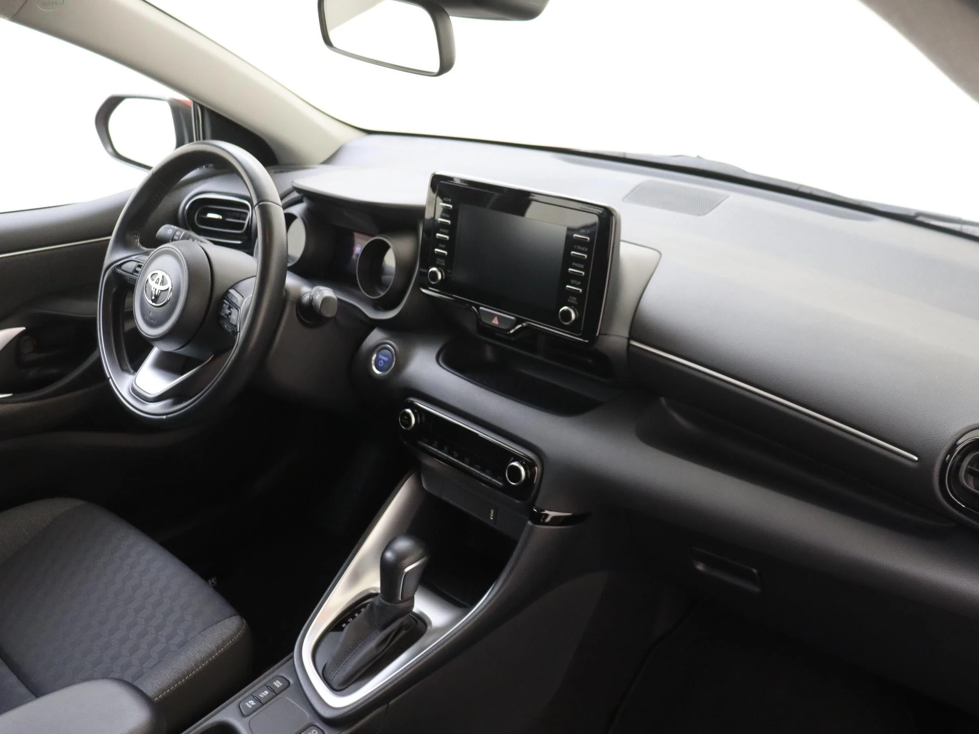Toyota-Yaris-image-4
