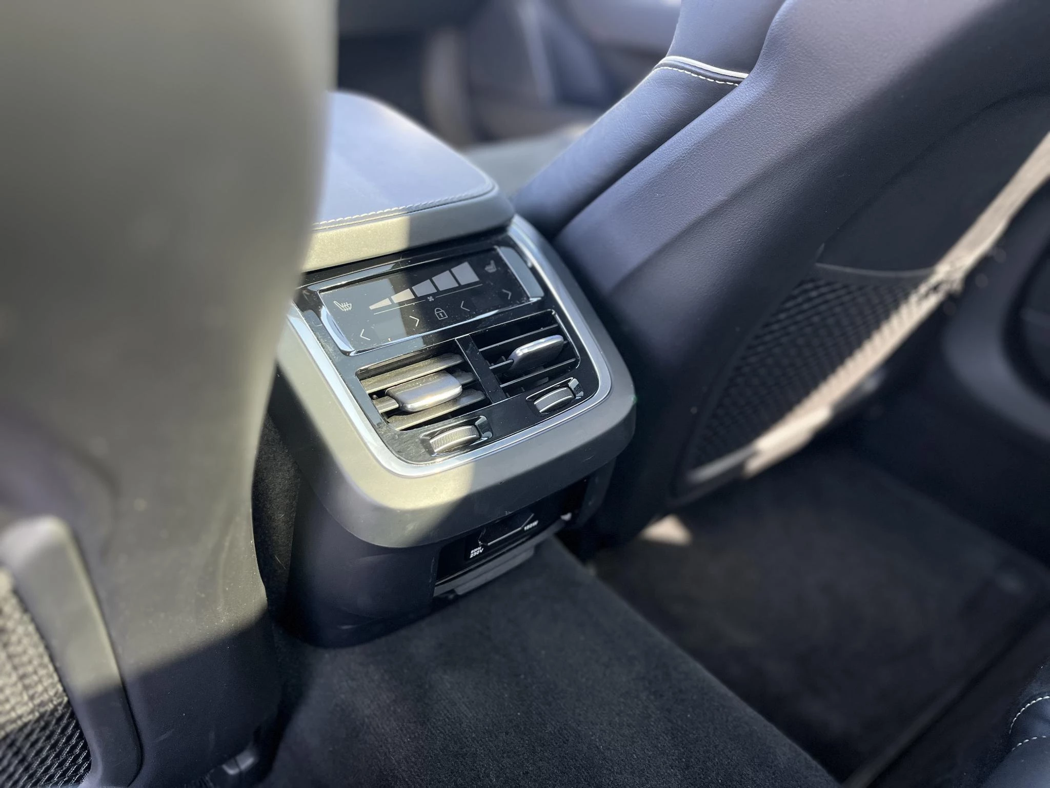 Volvo-V90-image-24