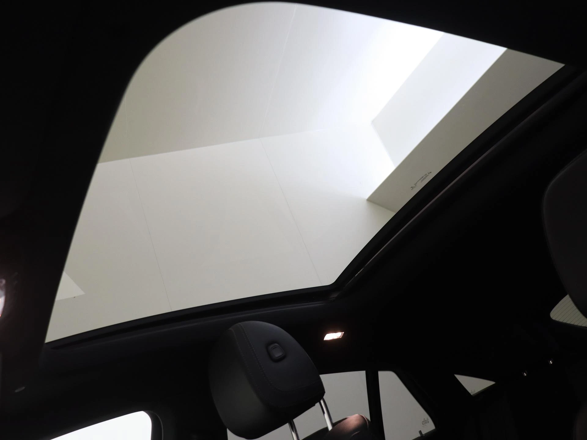 Mercedes-Benz-GLE-image-27
