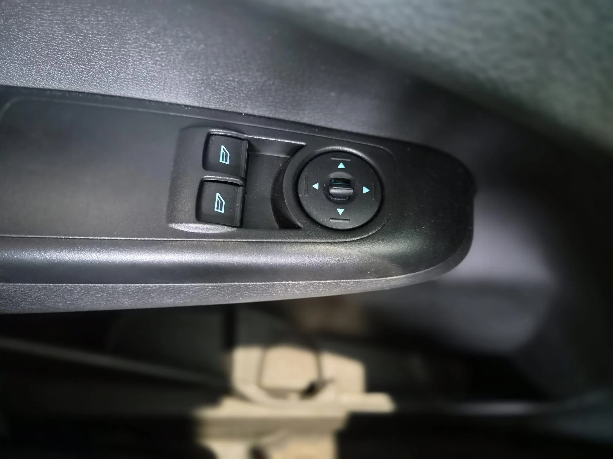Ford-Transit Courier-image-11