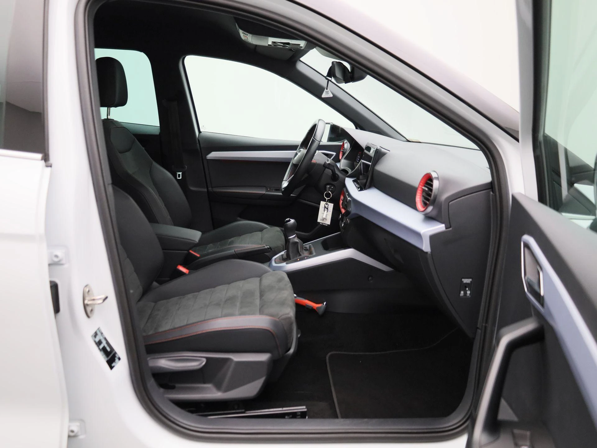 SEAT-Arona-image-33
