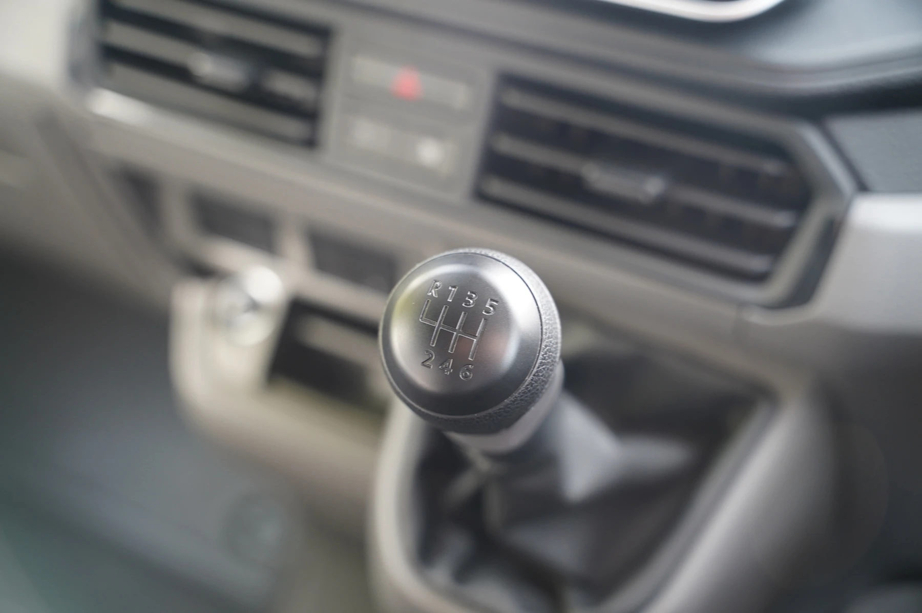 Volkswagen-Crafter-image-26