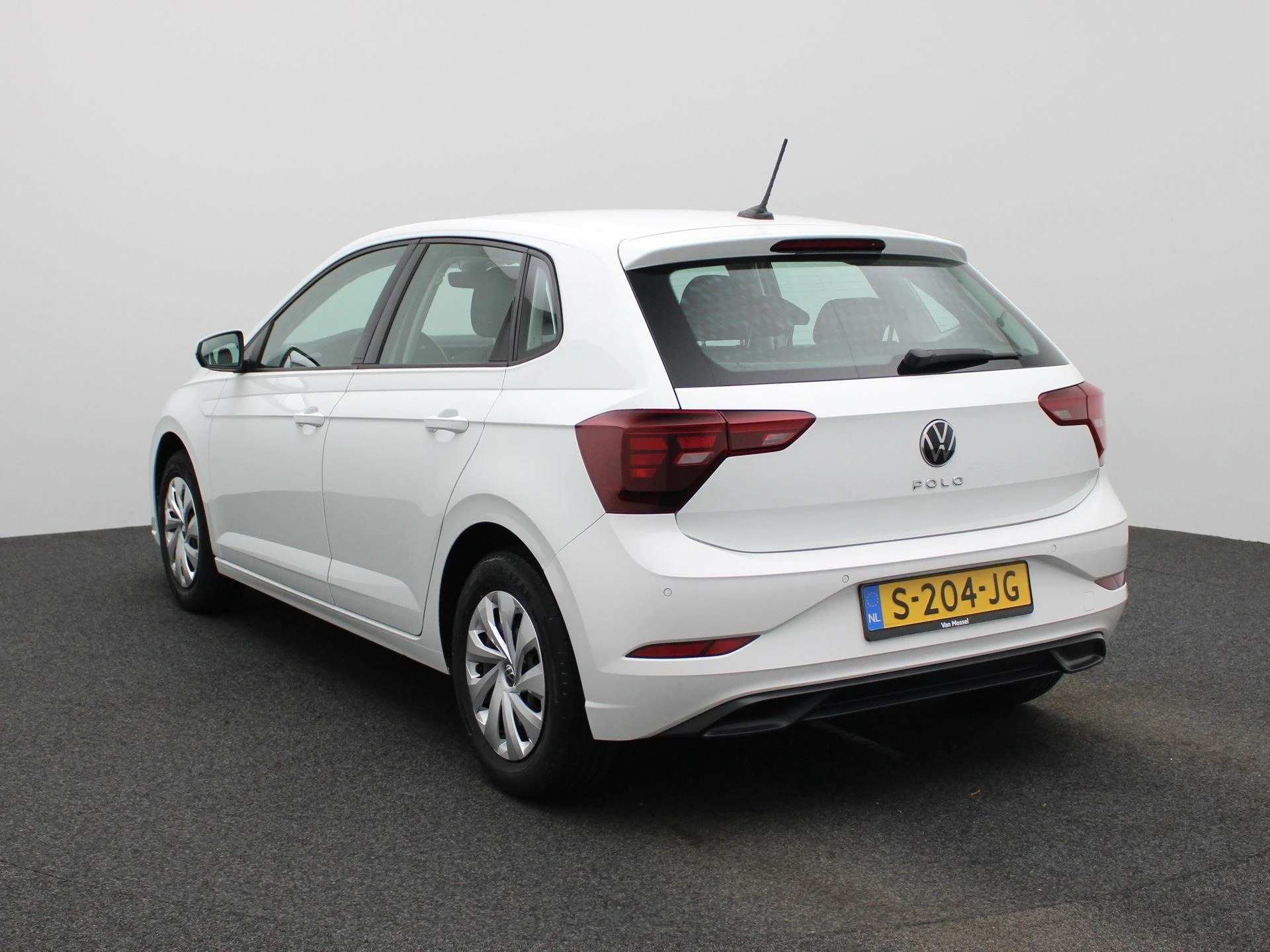 Volkswagen-Polo-image-1