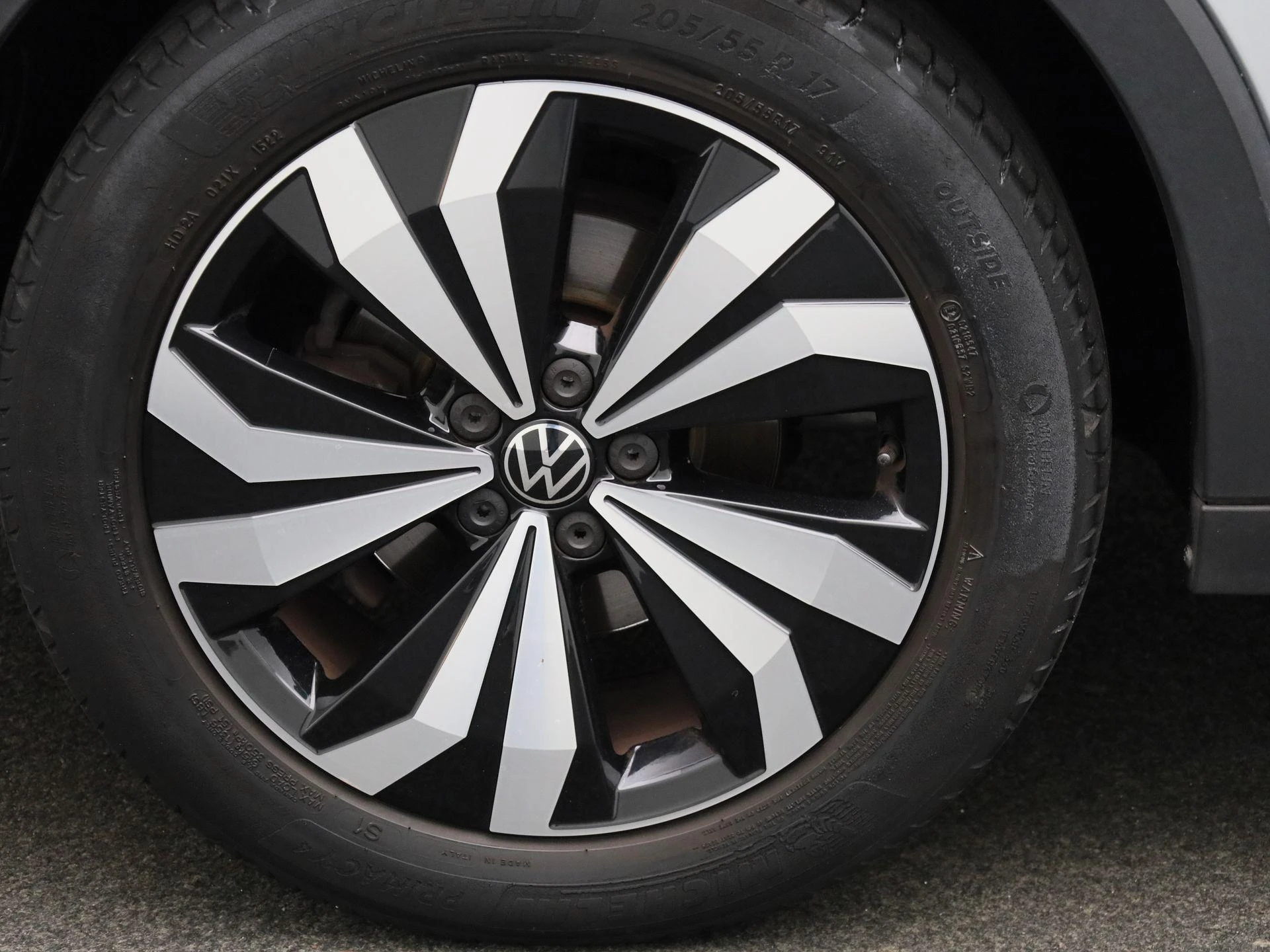 Volkswagen-T-Cross-image-12