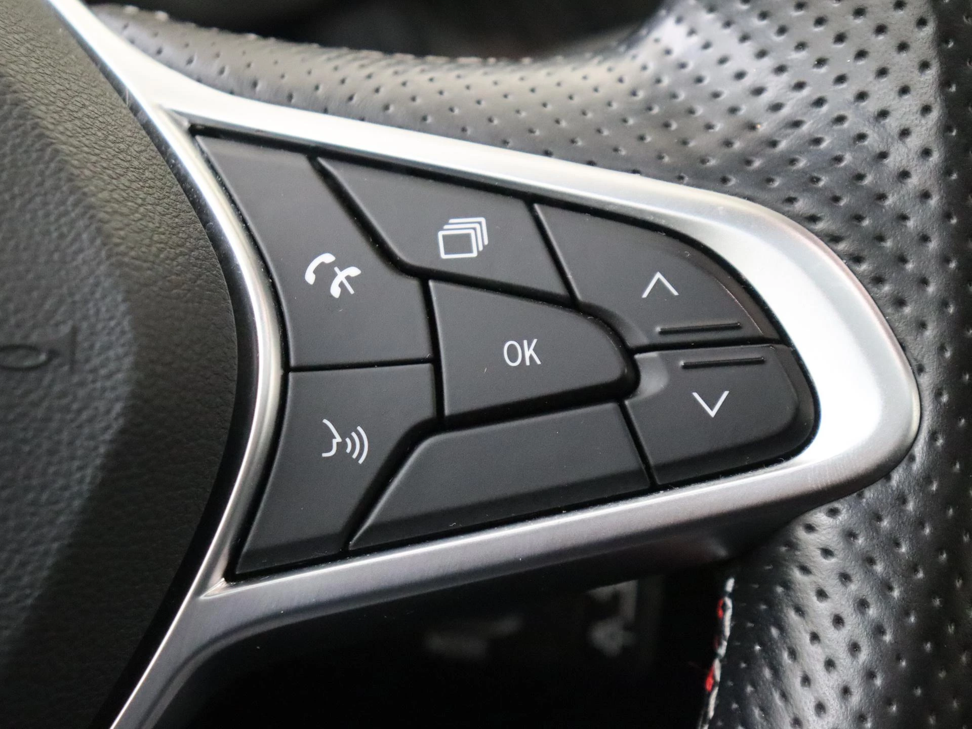 Renault-Arkana-image-13