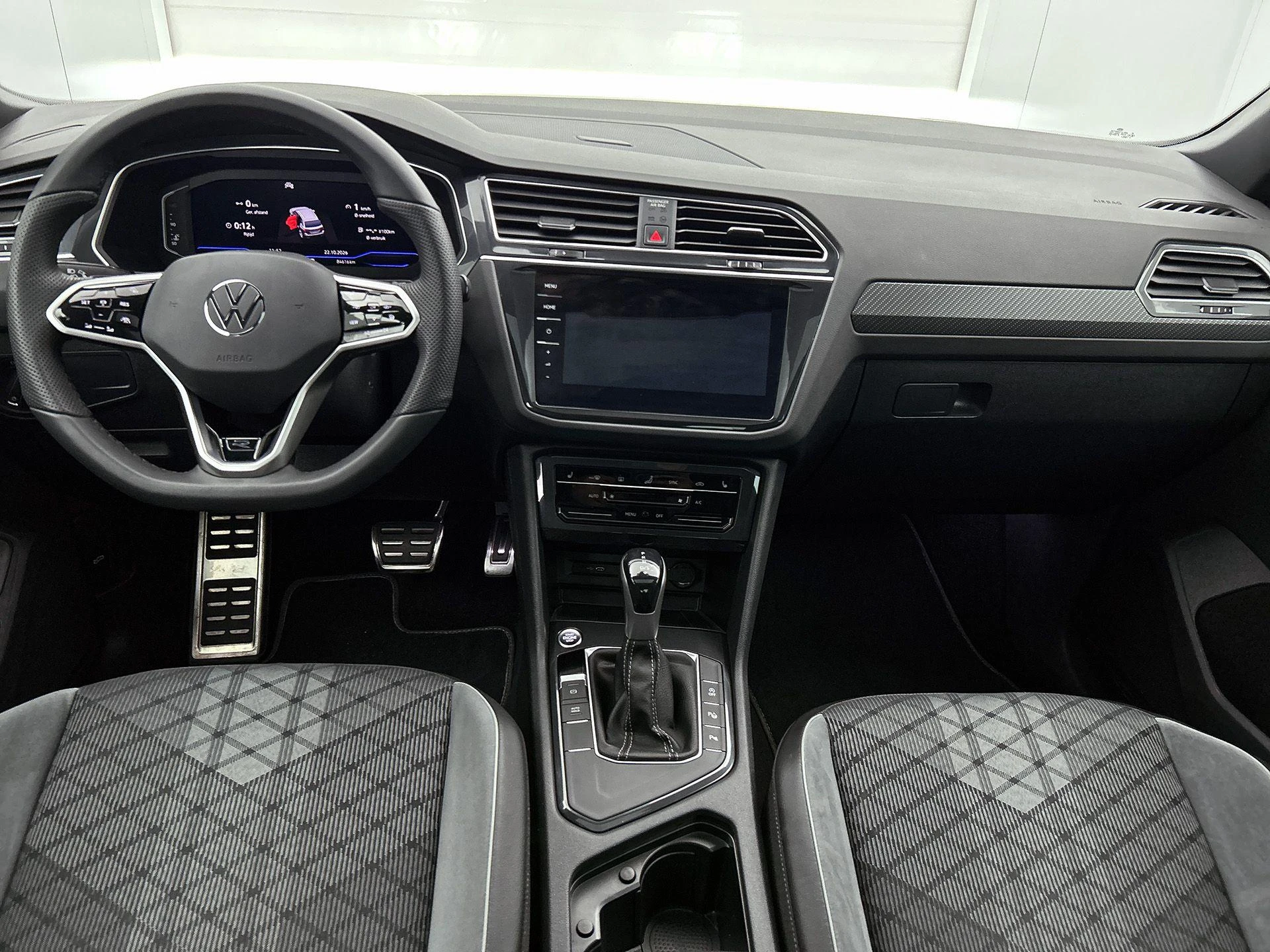 Volkswagen-Tiguan-image-21