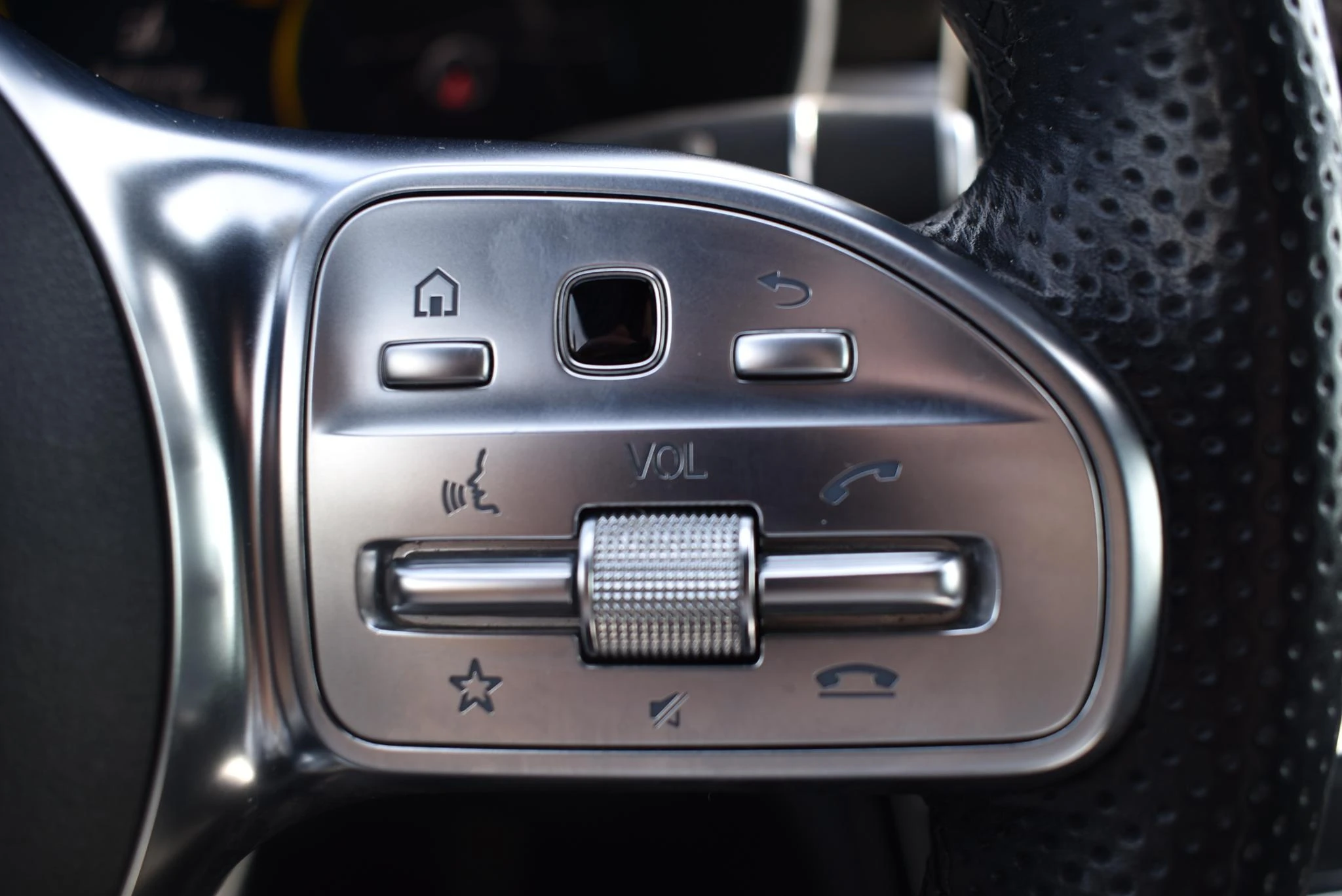 Mercedes-Benz-C-Klasse-image-24