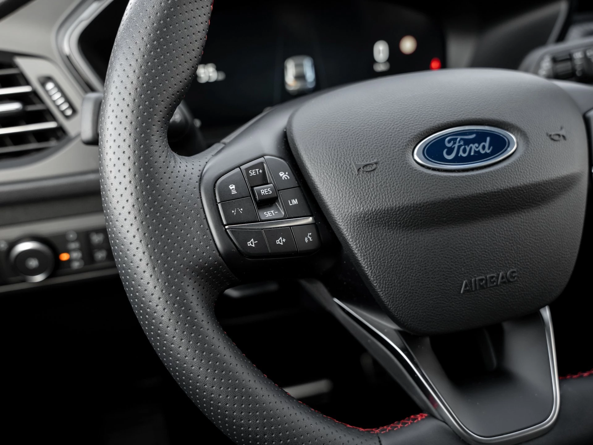 Ford Kuga ST-Line X Aut.*360GRAD*LED-MATRIX*NAVI*GRA*WINTER-PKT.