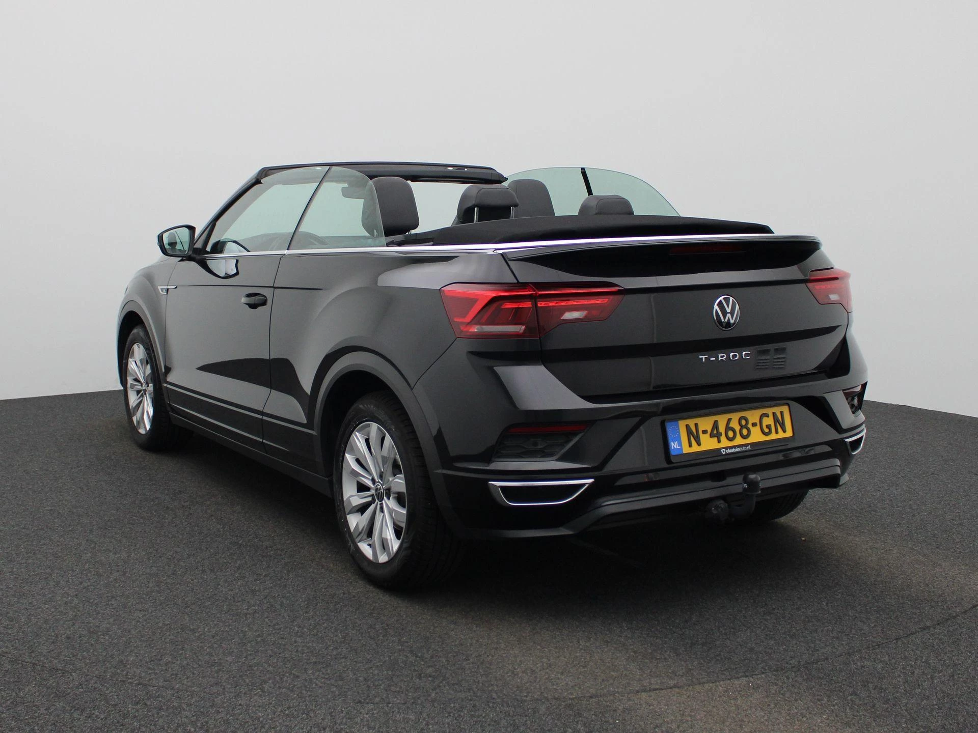 Volkswagen-T-Roc-image-1