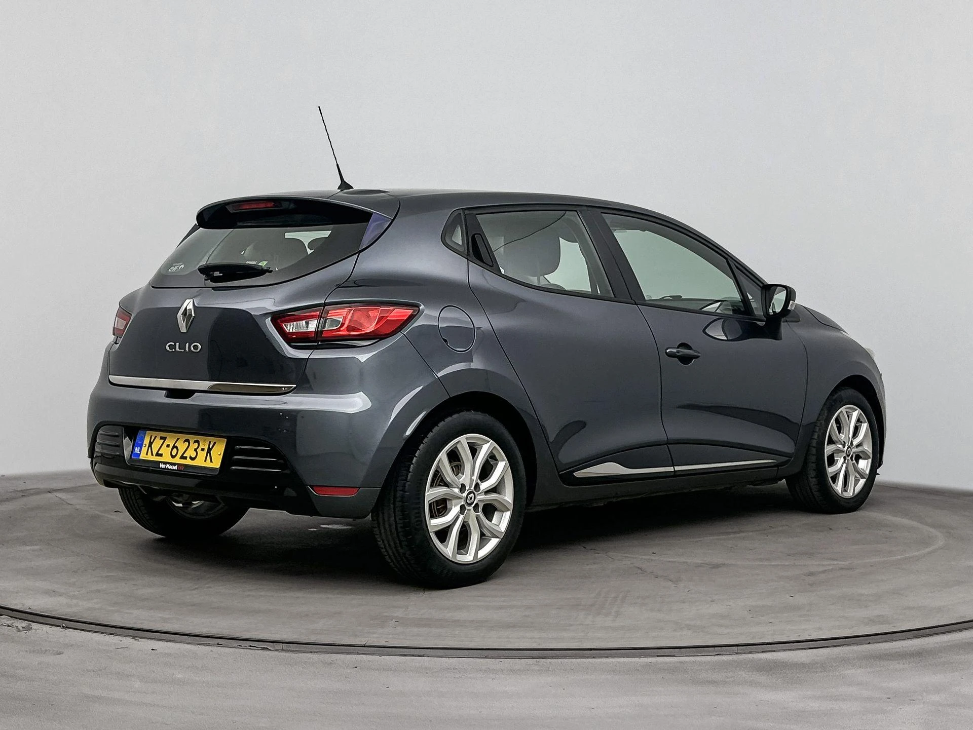 Renault-Clio-image-3