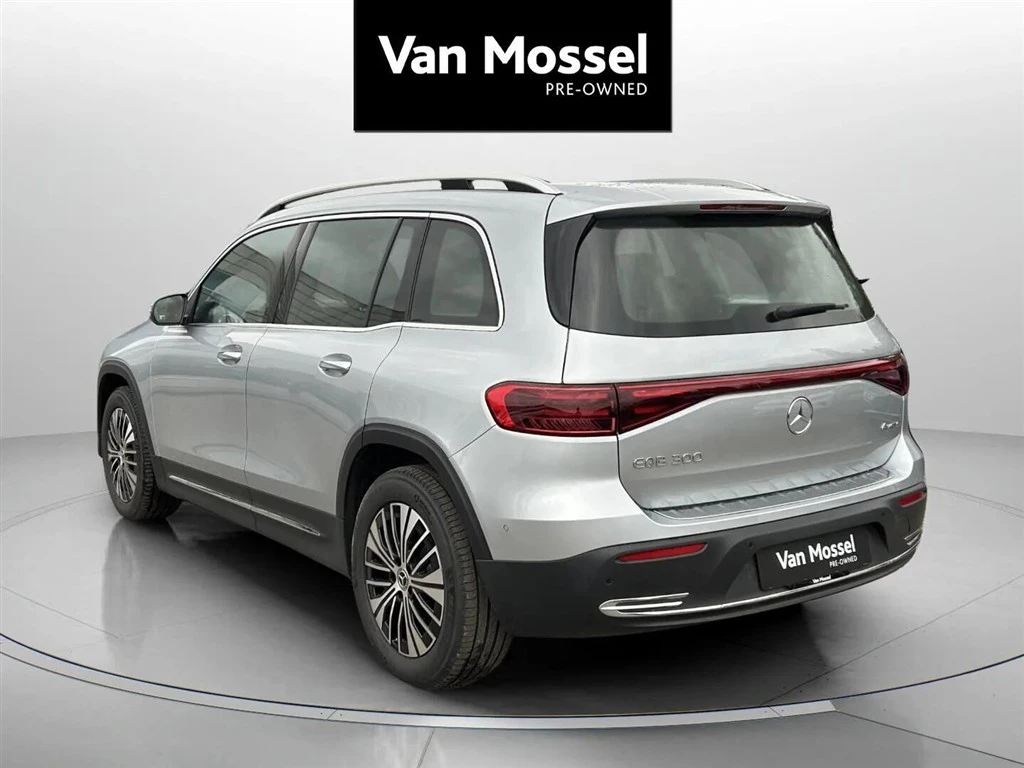 Mercedes-Benz-EQB-image-6