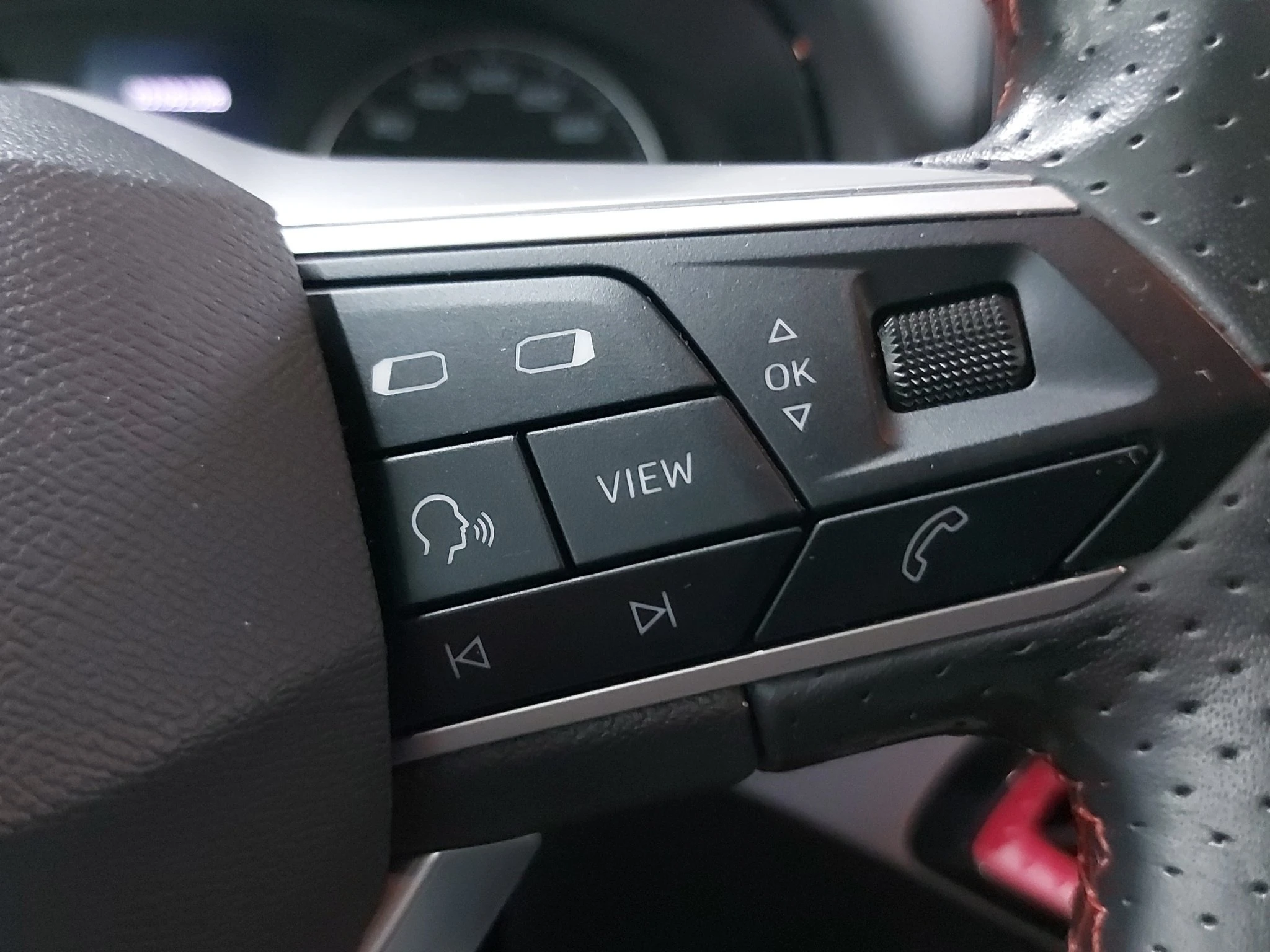 SEAT-Arona-image-19