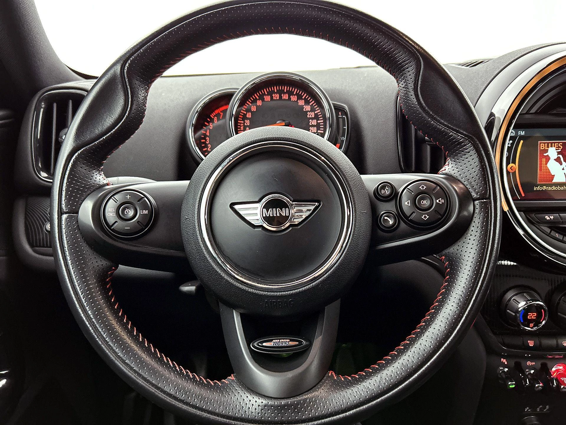 MINI-Countryman-image-24