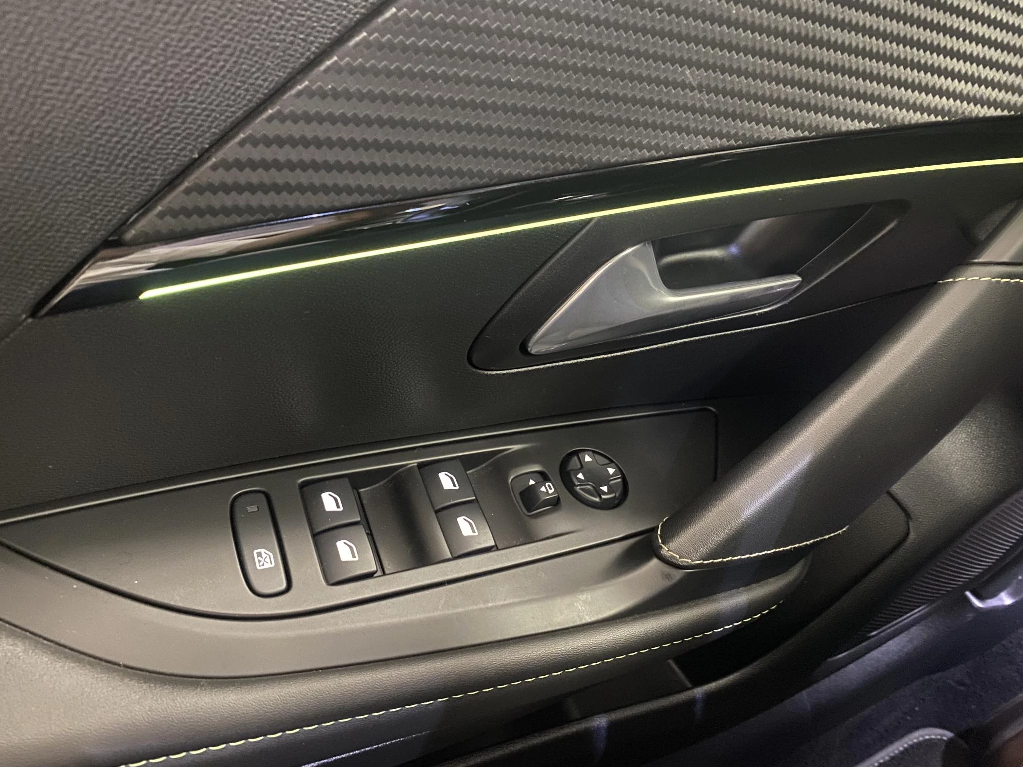 Peugeot-208-image-16
