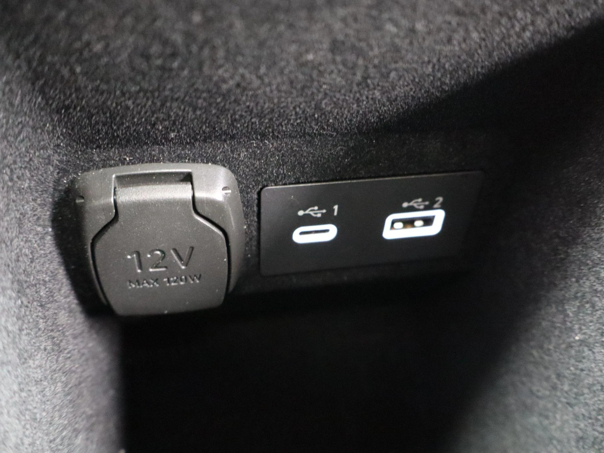 Lynk & Co-01-image-24