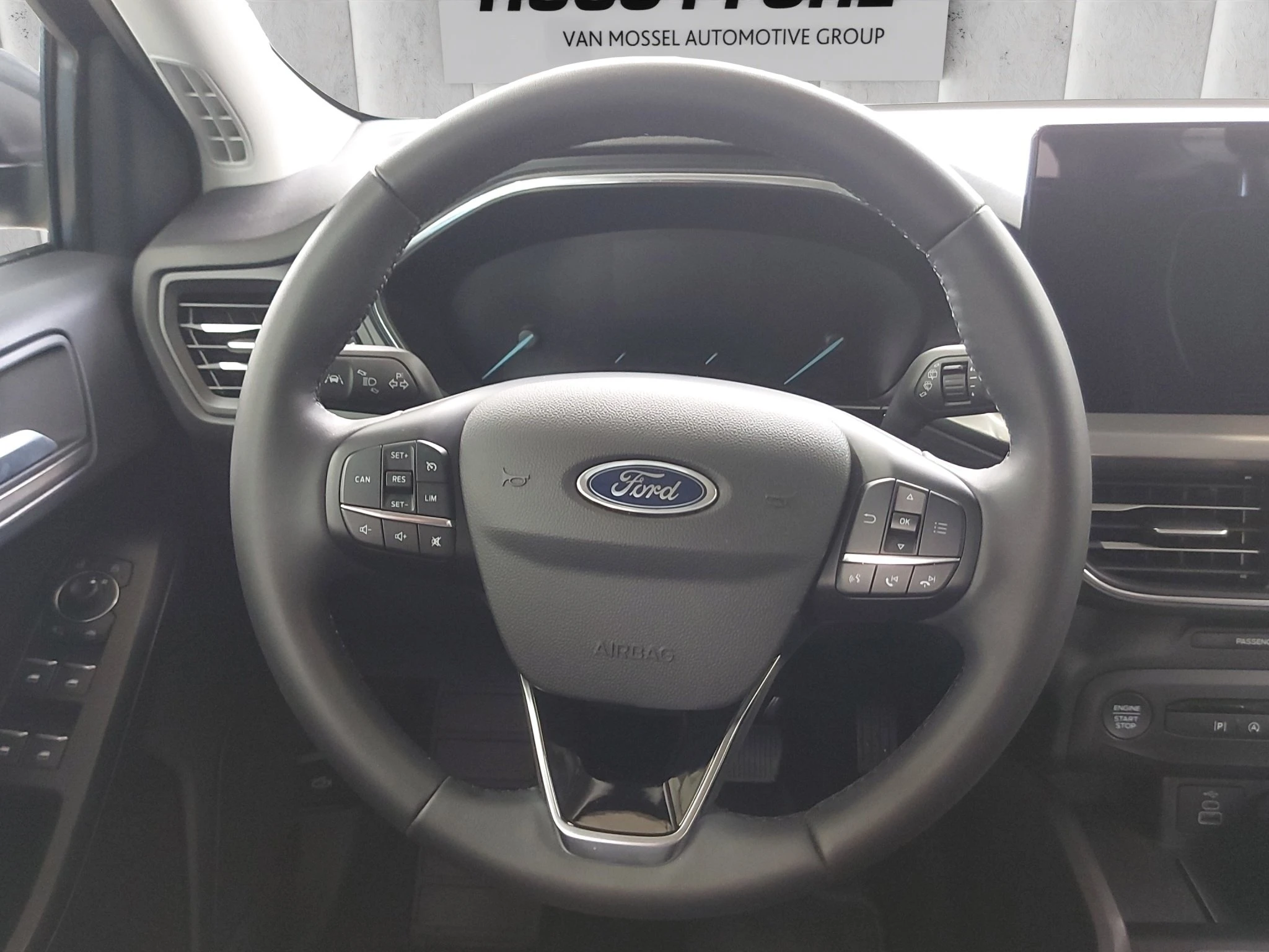 Ford Focus Titanium 1.0 EcoBoost Hybr. 114kW 7-Gang Automatik Kombi