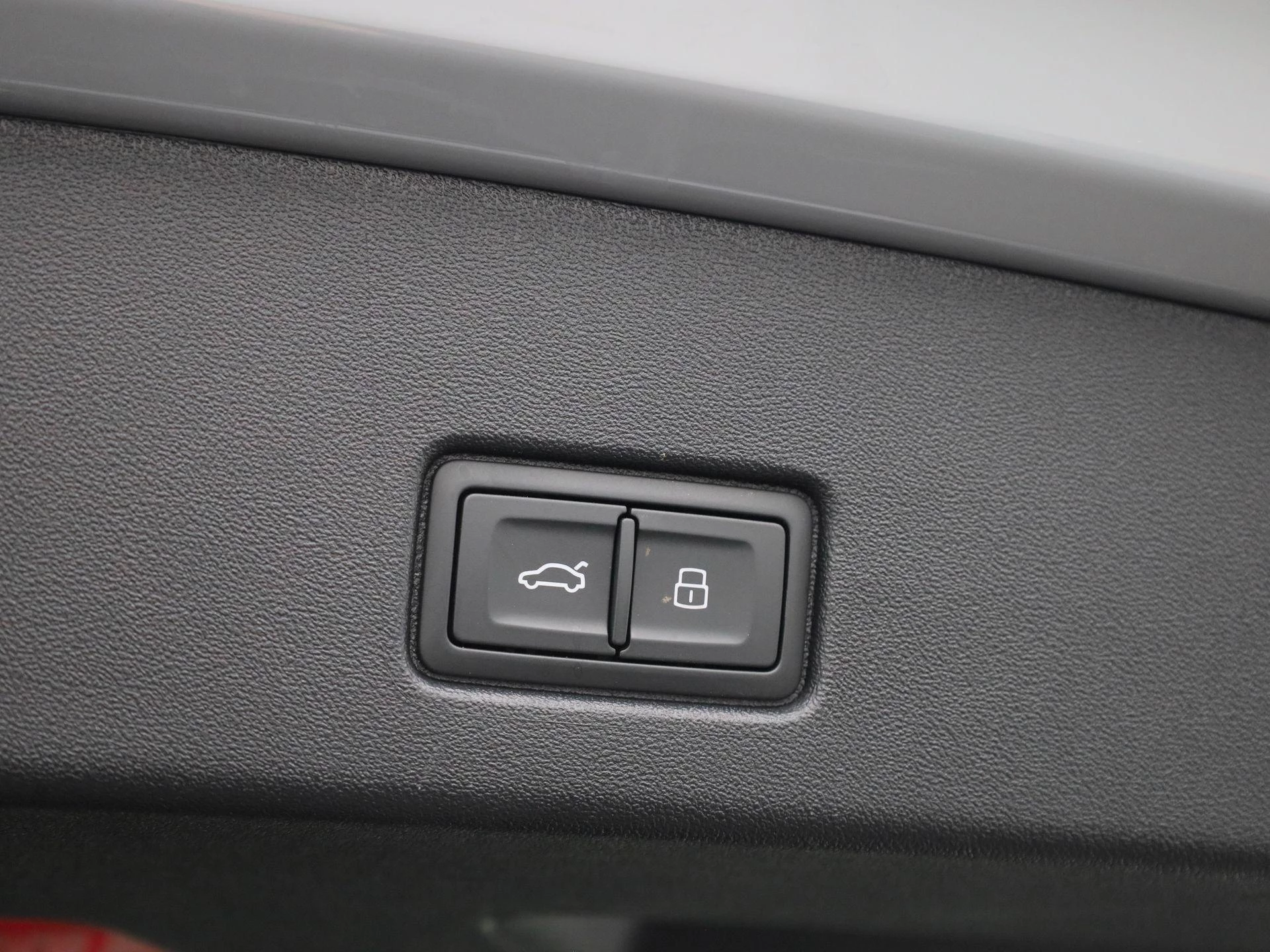 Audi-Q4 e-tron-image-14