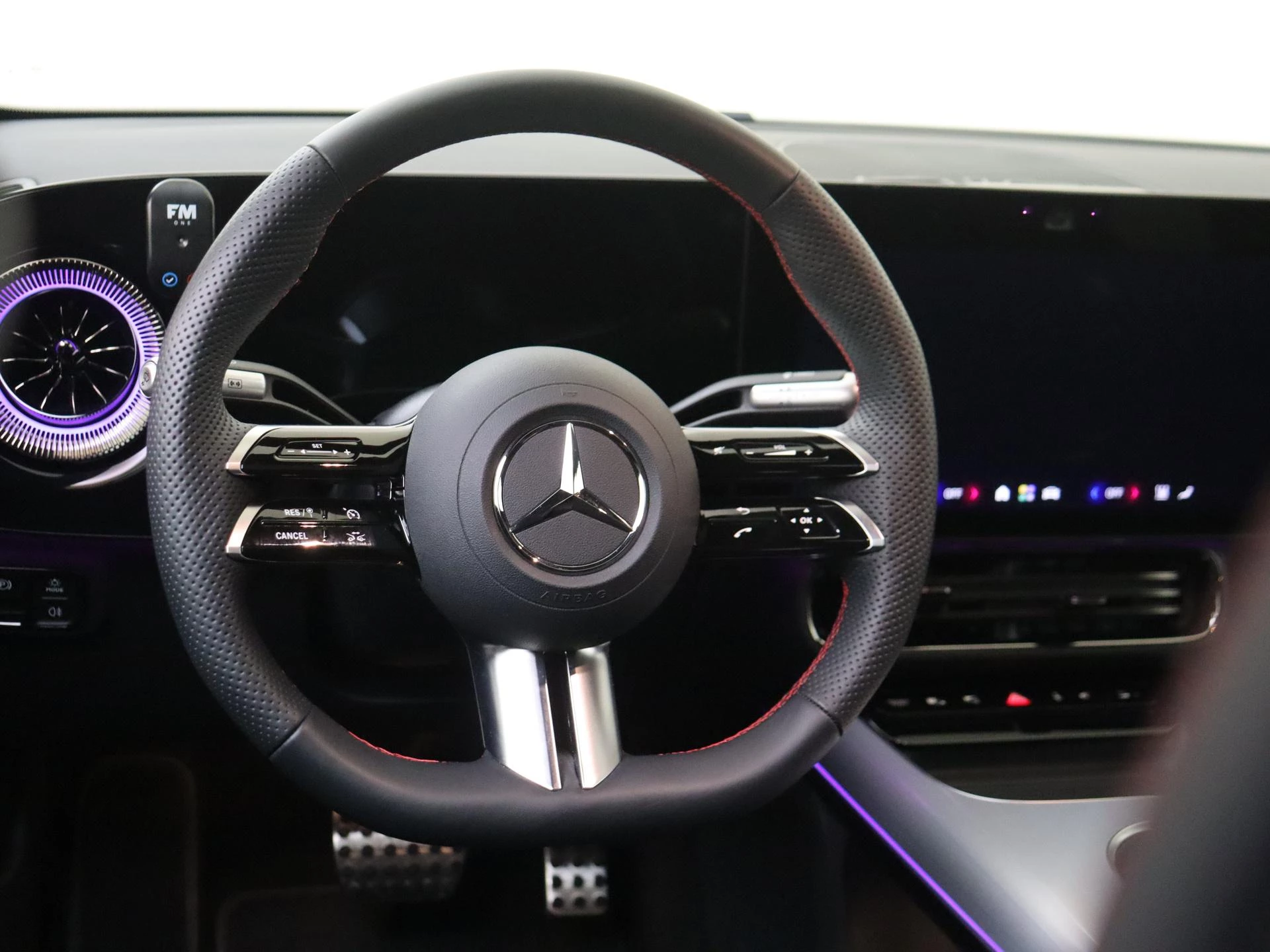 Mercedes-Benz-CLA-image-9