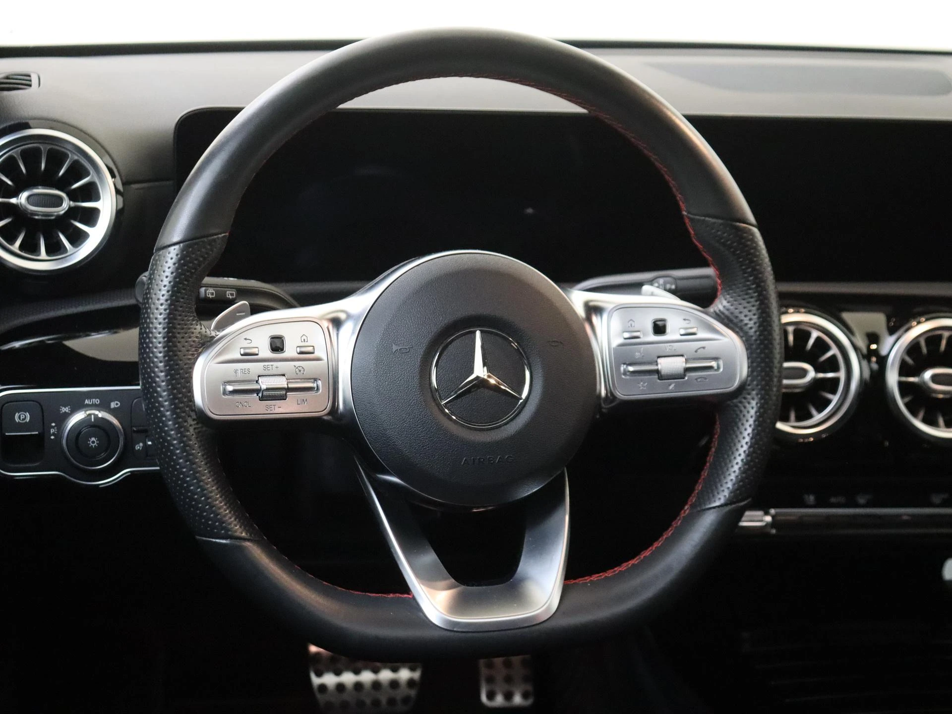 Mercedes-Benz-A-Klasse-image-9