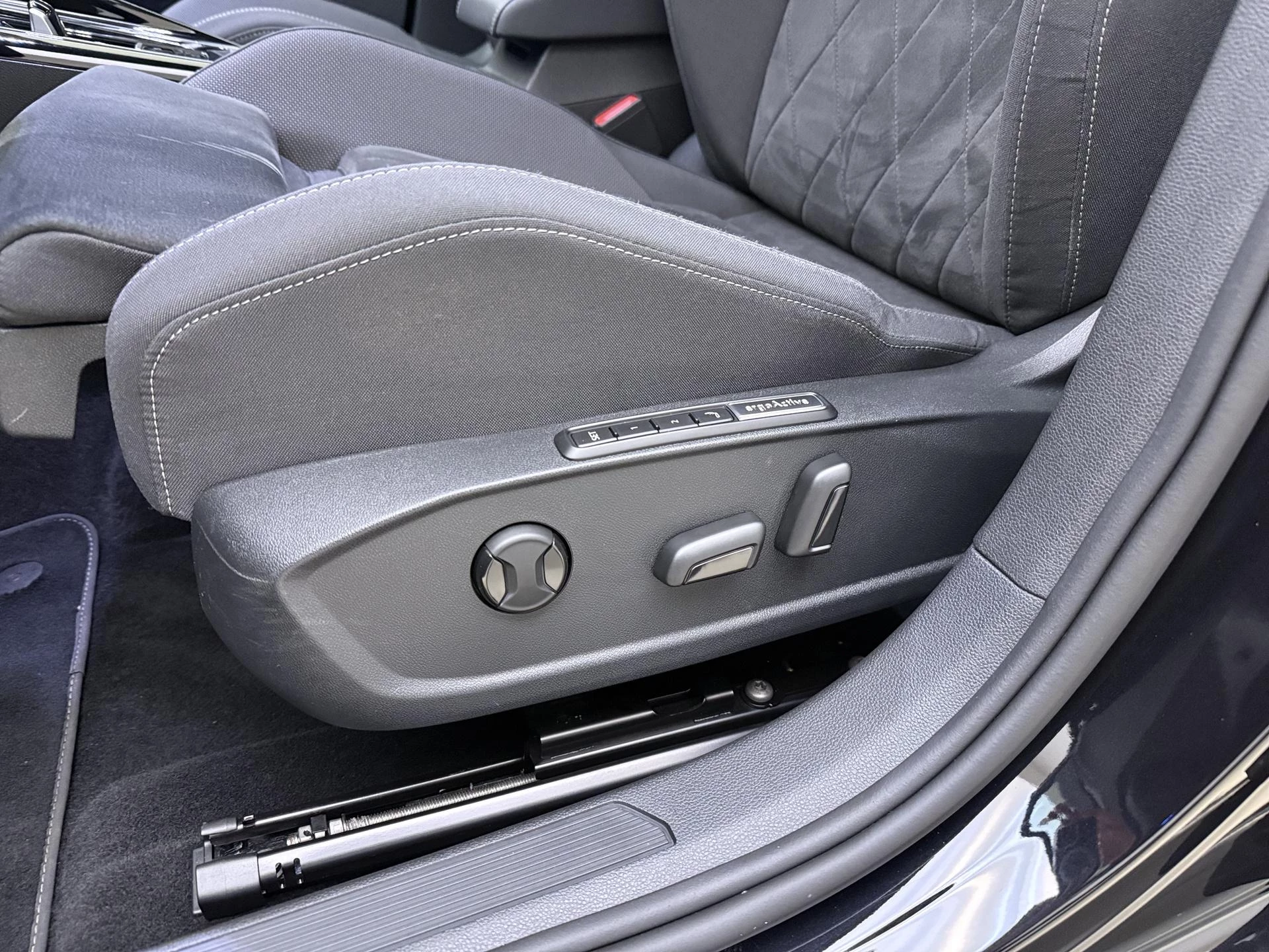 Volkswagen-Golf-image-10